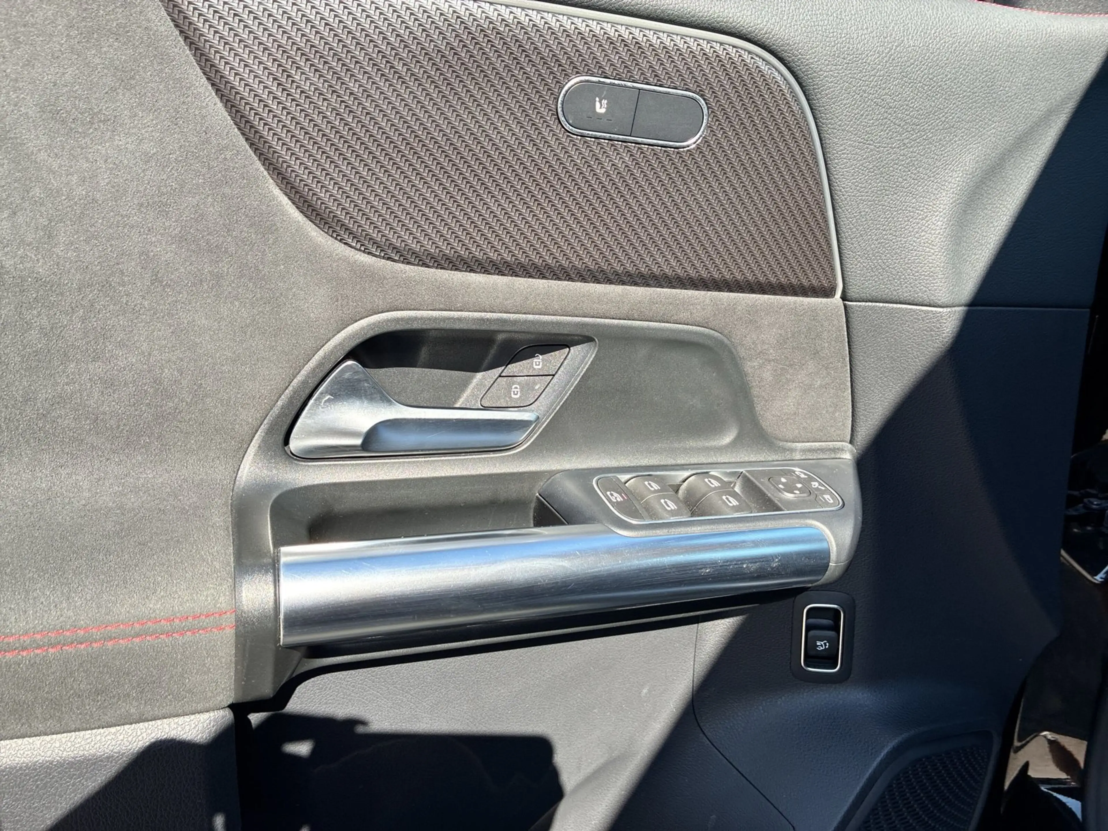 Mercedes-Benz GLA 200 d 4MATIC Österreich-Edition Navi SHZ — photo 11