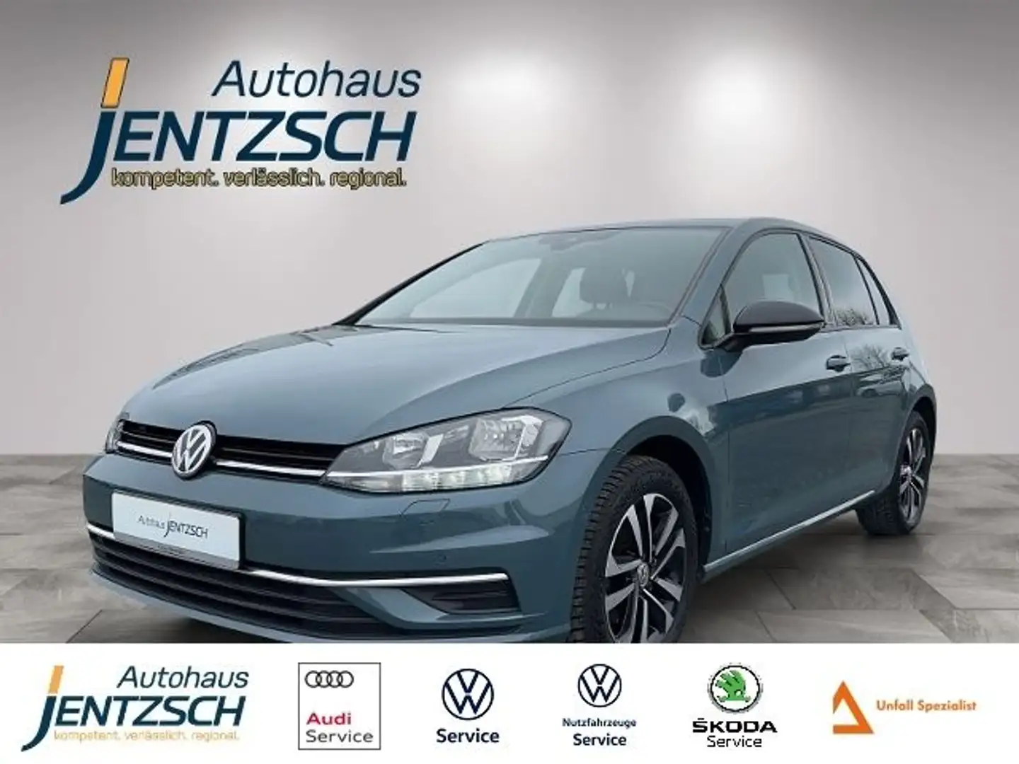 Volkswagen Golf VII Lim. IQ.DRIVE Bleu - 1