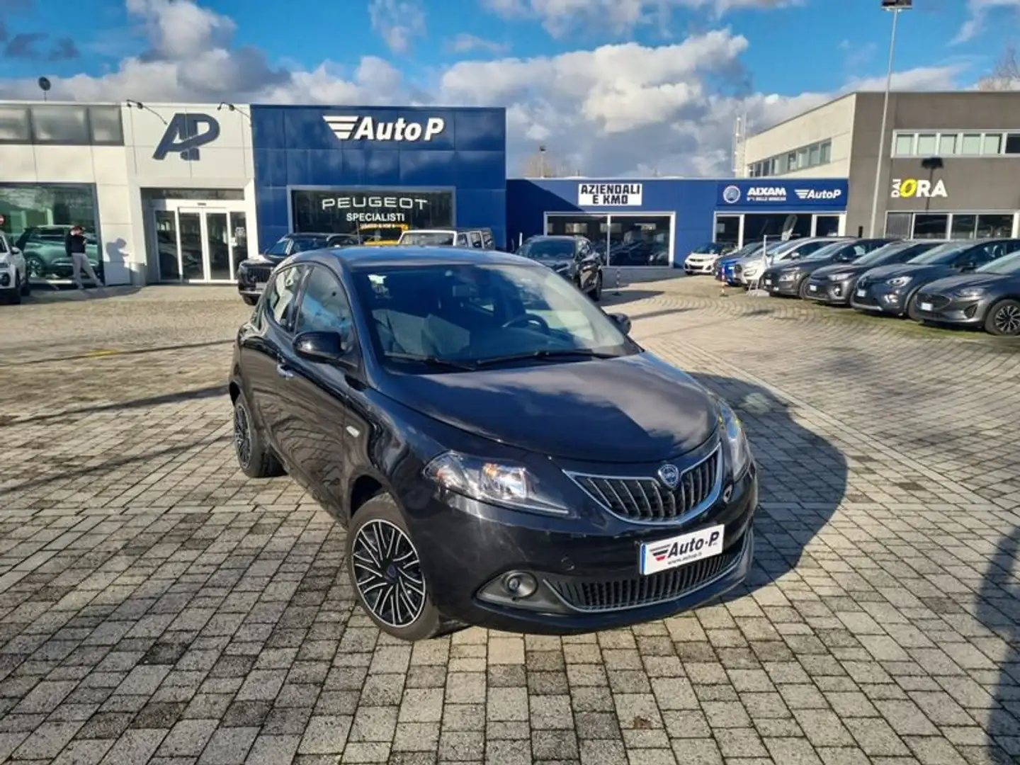 Lancia Ypsilon 1.0 FireFly 5 porte S&S Hybryd Gold Nero - 2