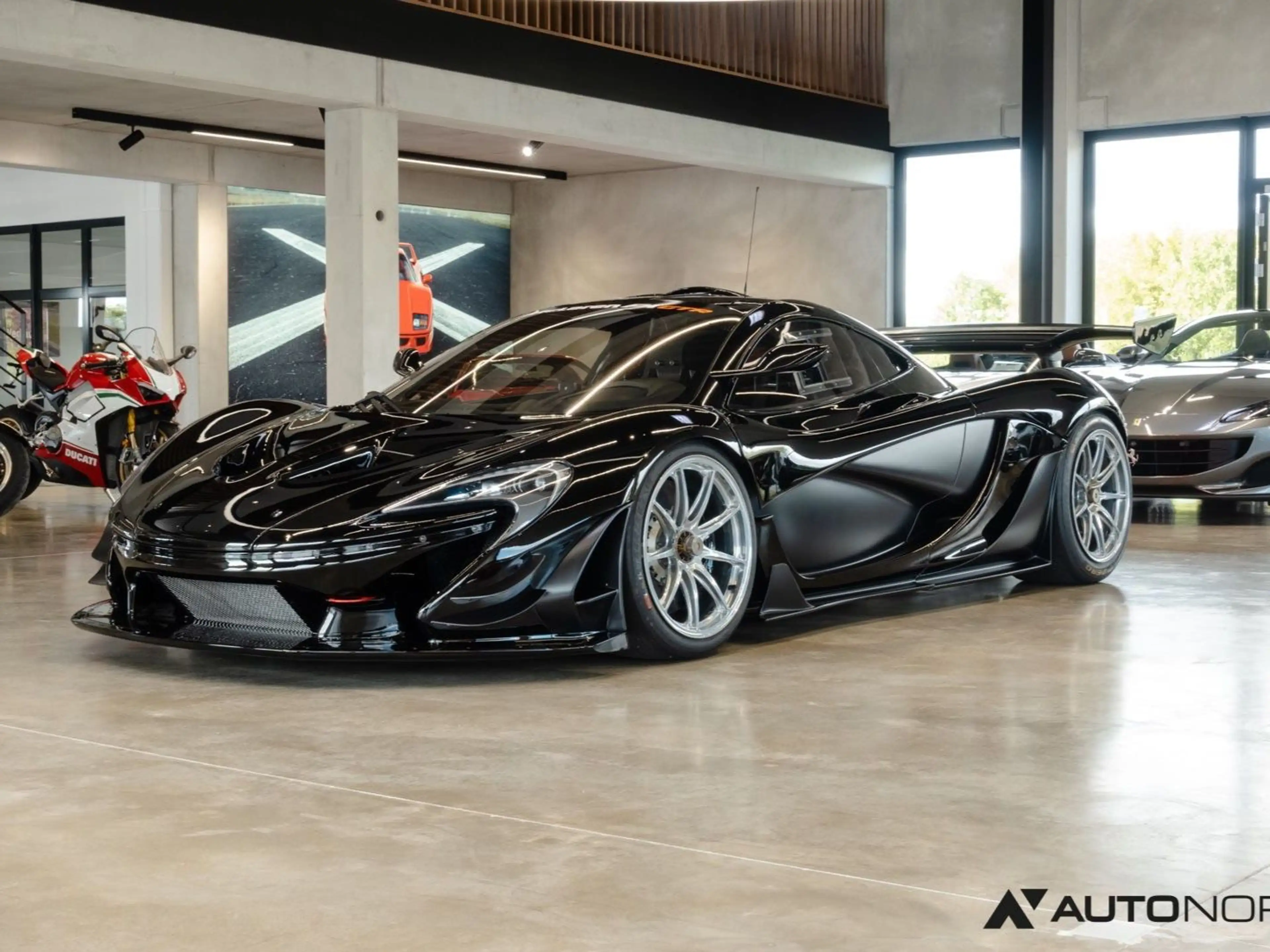 McLaren P1 GTR — photo 6