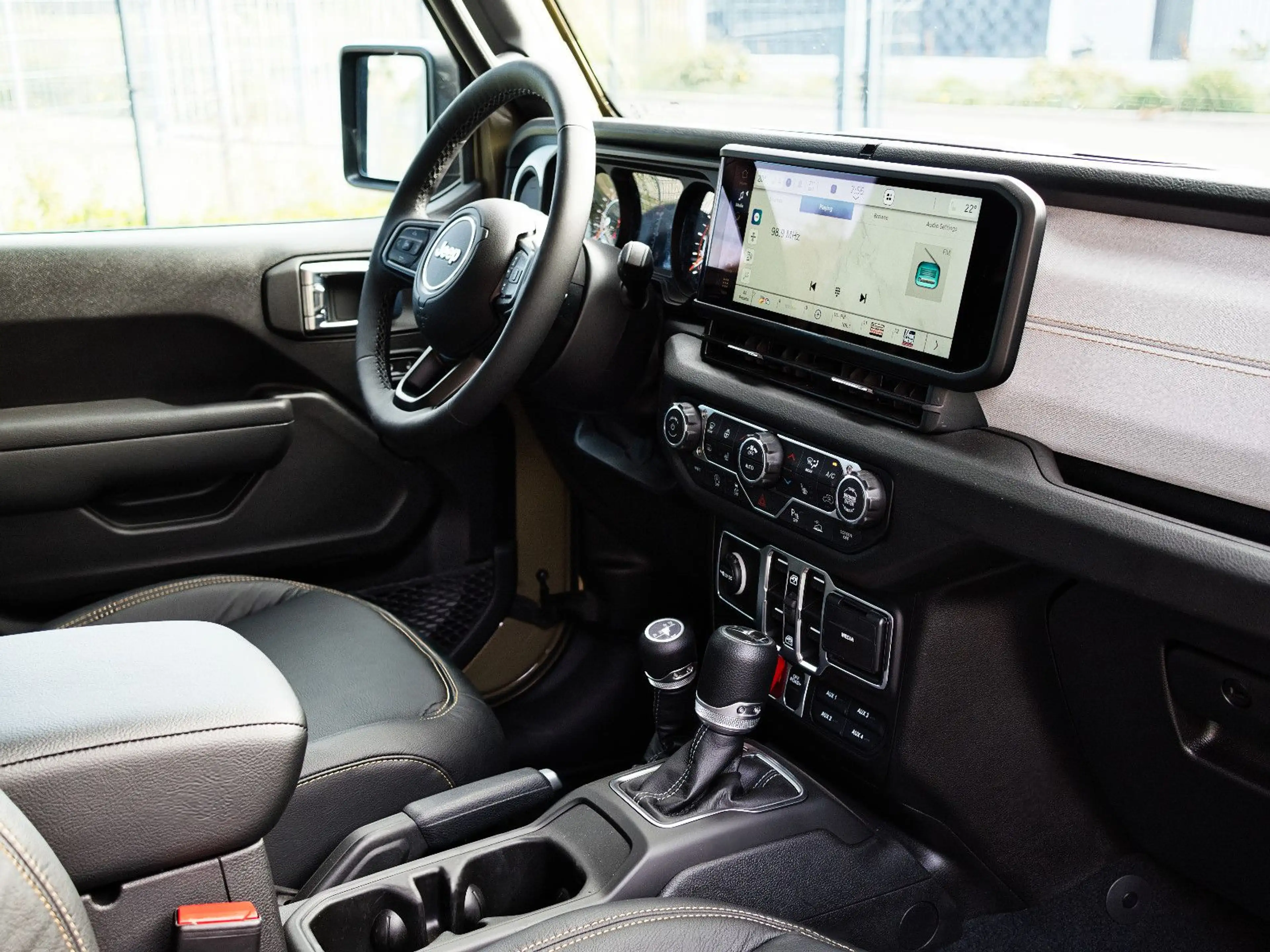 Jeep Gladiator Willys 4X4 — photo 15