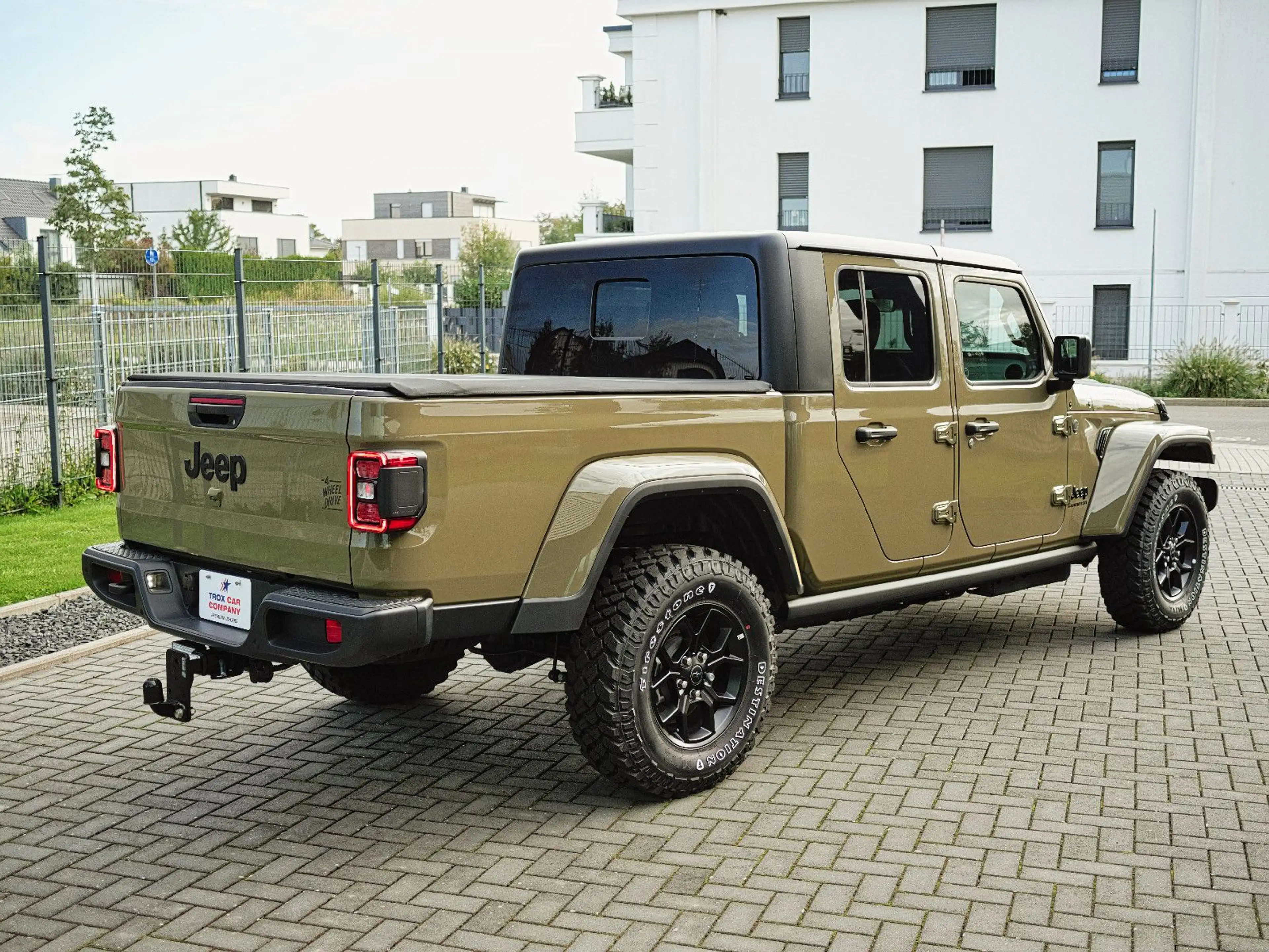 Jeep Gladiator Willys 4X4 — photo 10