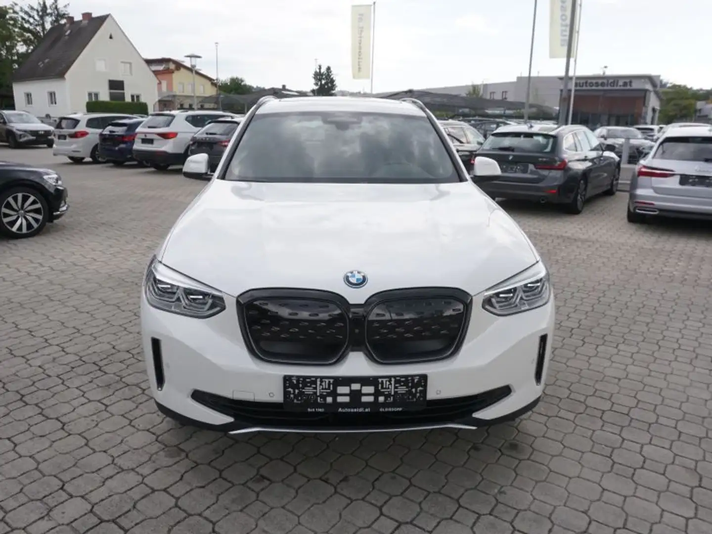 BMW iX3 80 KW/h Impressive Aut. *LEDER+LED+20"ALU* Alb - 2