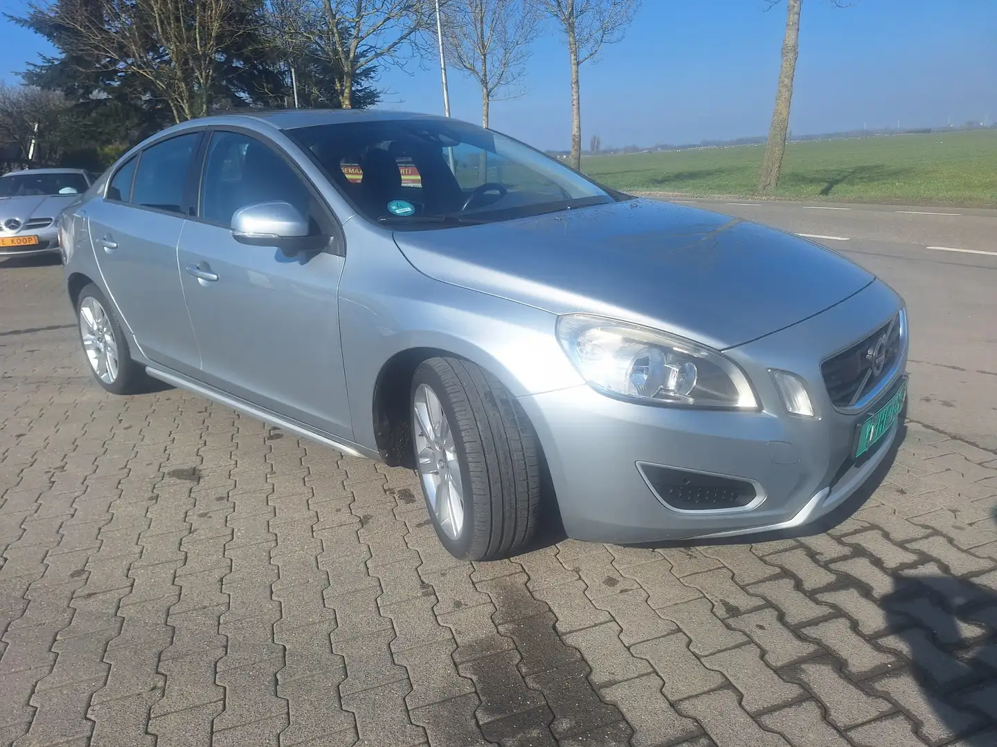 Volvo S60 2.0T Intro Ed. Polar Plateado - 2