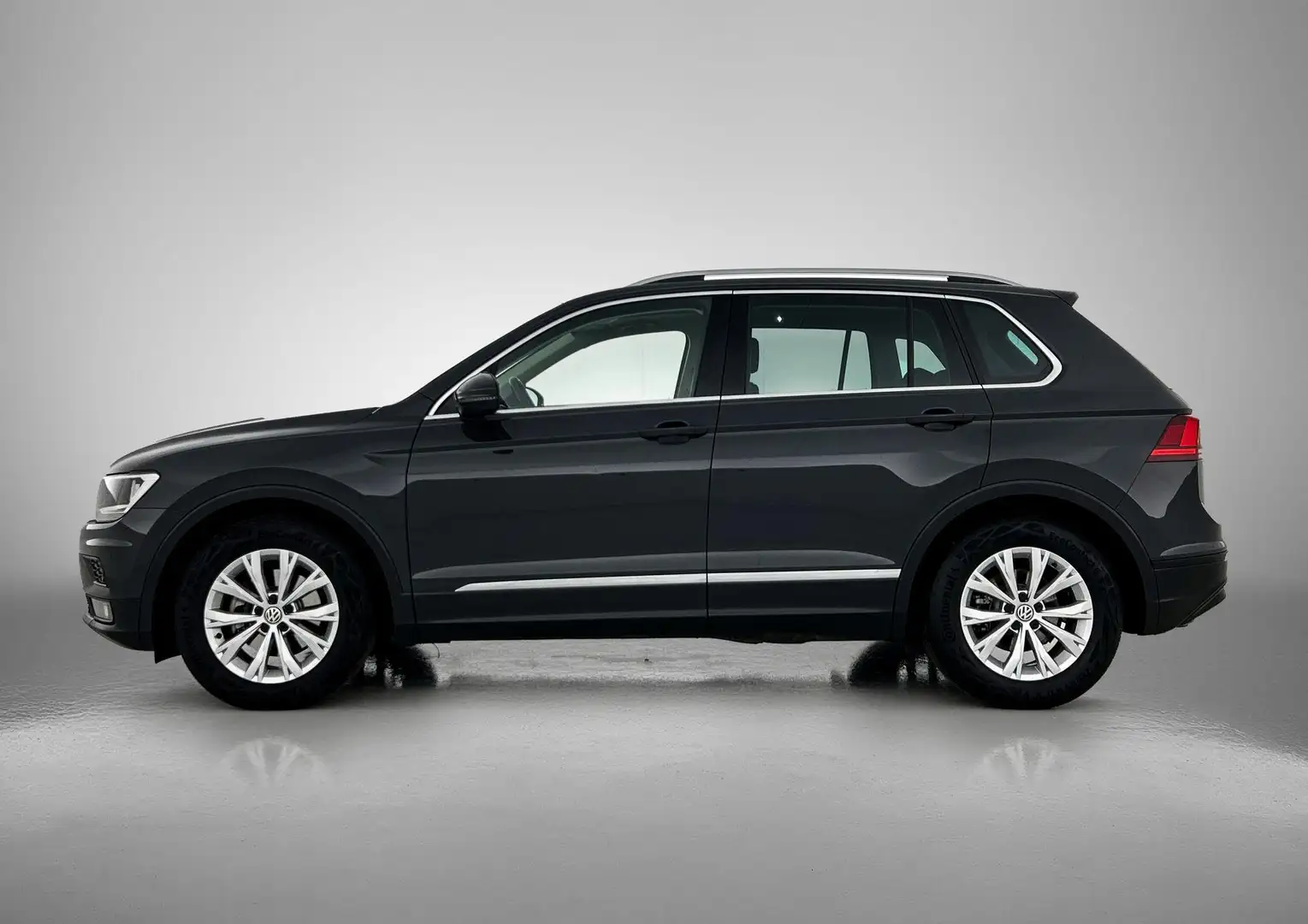 Volkswagen Tiguan 1.5 TSI ACT Comfortline Business | Automaat | Pano Grijs - 2