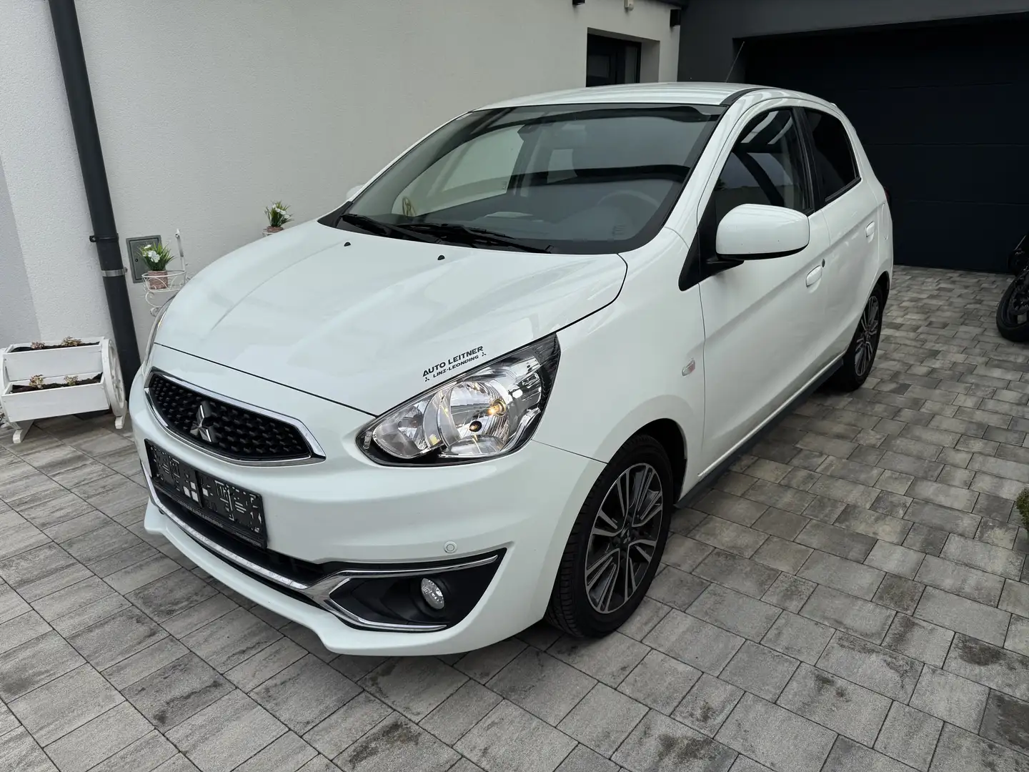 Mitsubishi Space Star 1,2 MIVEC Invite Connect AS&G Aut. CVT - 2
