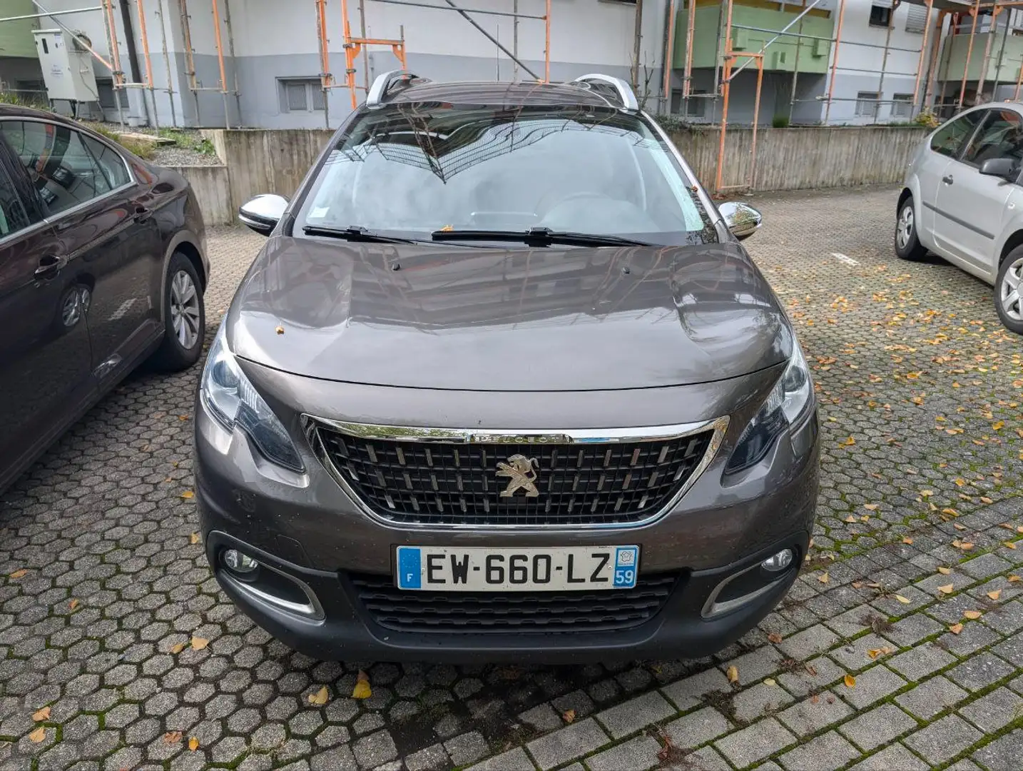 Peugeot 2008 2008 PureTech 110 Style Grau - 2