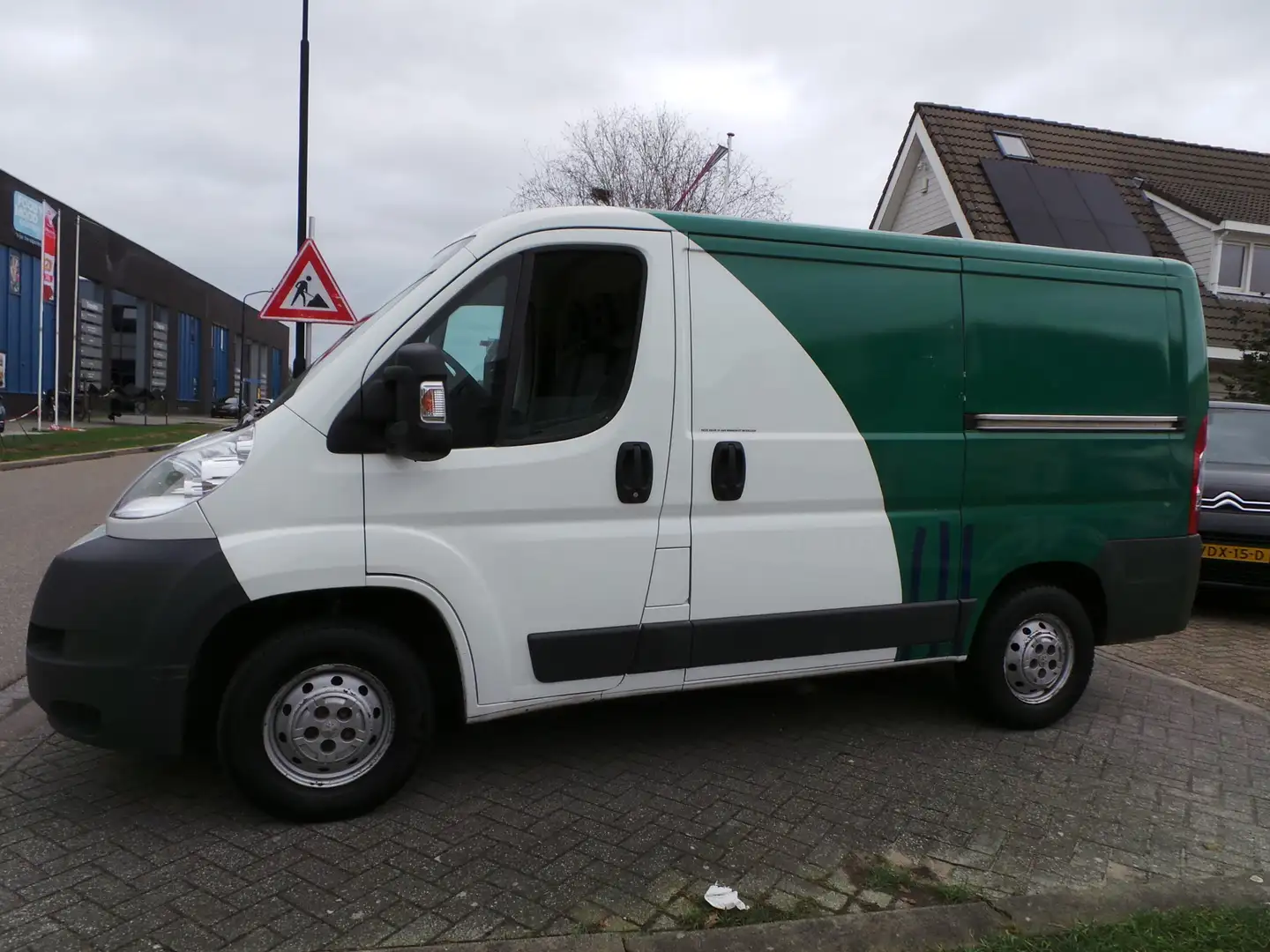 Peugeot Boxer 330 2.2 HDI 130pk L1H1 Airco 2 schuifdeuren,trekha Wit - 1