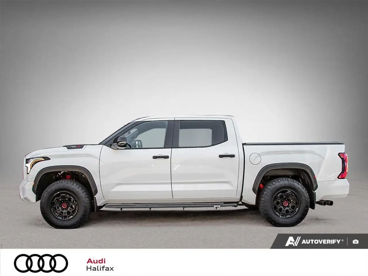 Toyota Tundra снимка Toyota Tundra