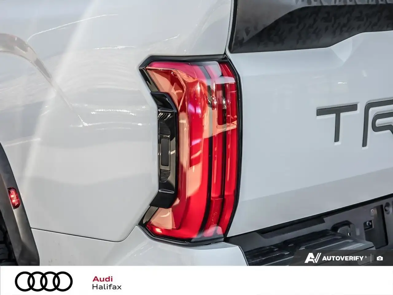 Toyota Tundra снимка Toyota Tundra