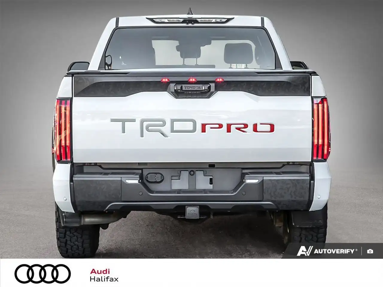 Toyota Tundra снимка Toyota Tundra