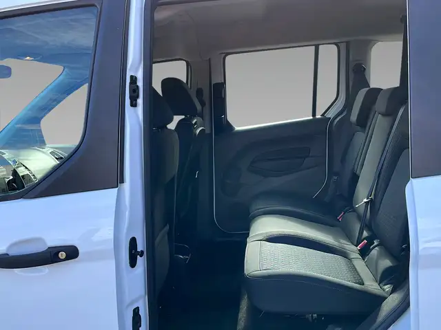 Ford Transit Connect view 9