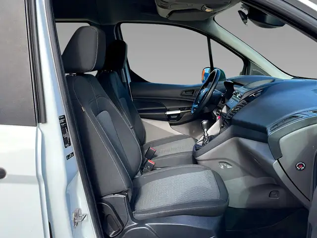 Ford Transit Connect view 12
