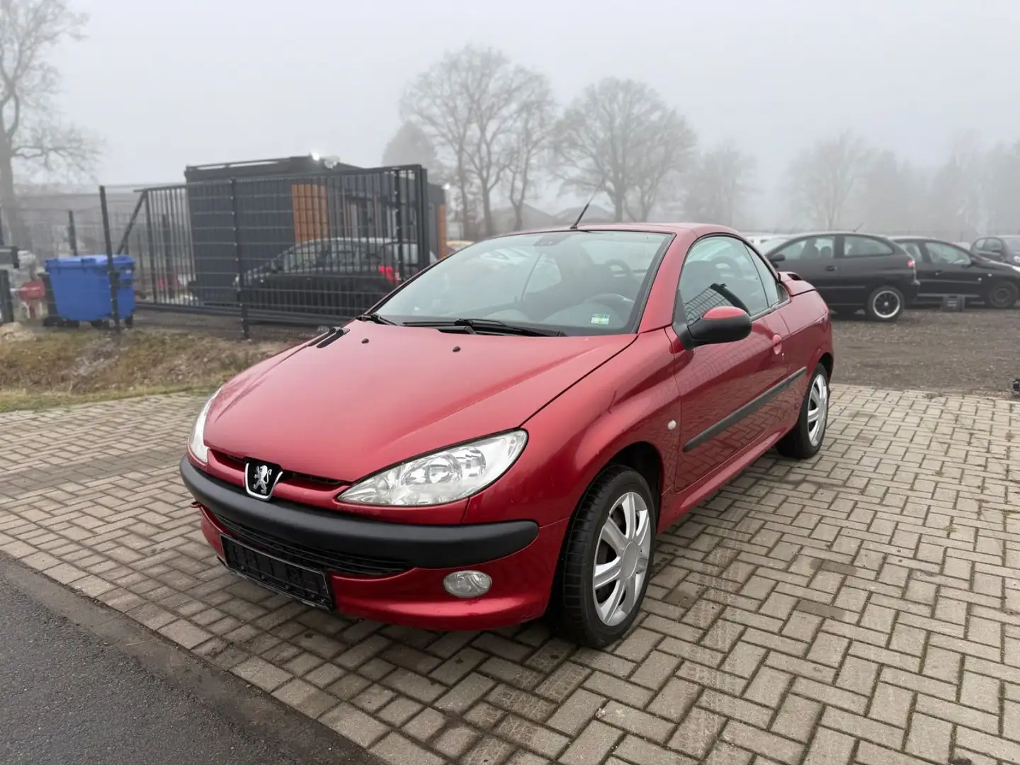 Peugeot 206 CC 110 TÜV NEU/1. HAND DOKTOR VORBESITZER Rot - 1