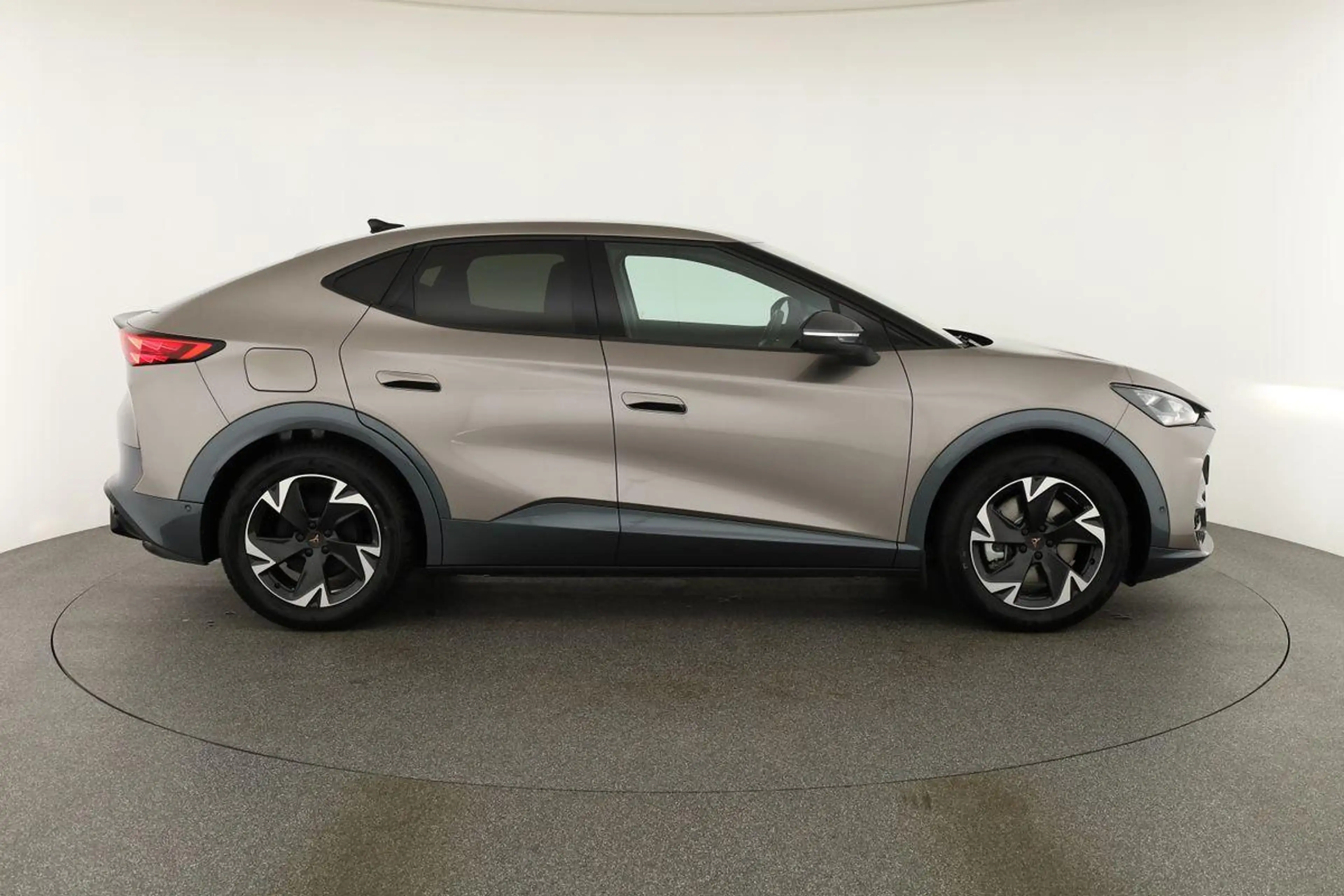CUPRA Tavascan 210 kW Endurance, Navi, Wärmepumpe, Kamera, el. Kl — photo 22