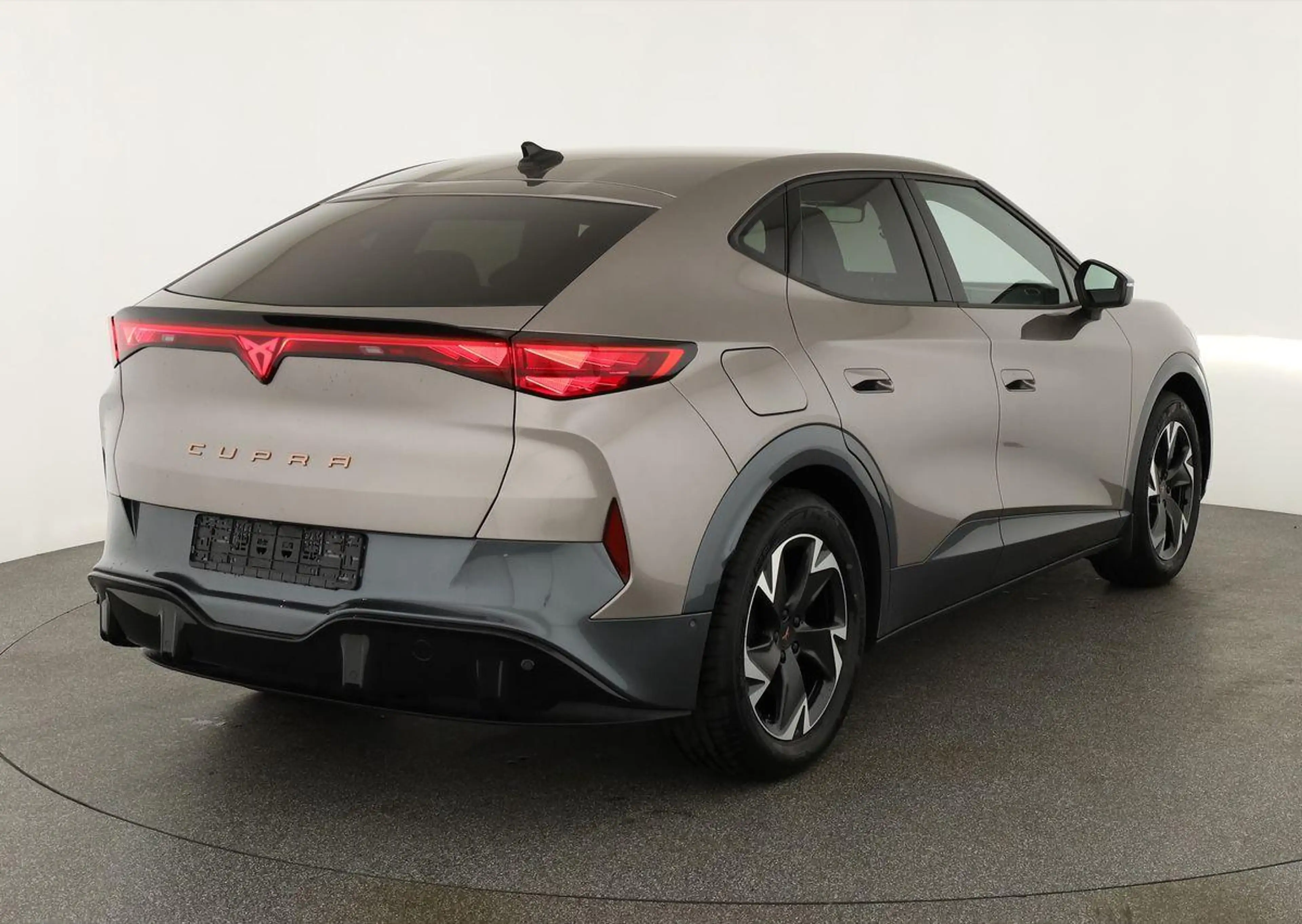 CUPRA Tavascan 210 kW Endurance, Navi, Wärmepumpe, Kamera, el. Kl — photo 4