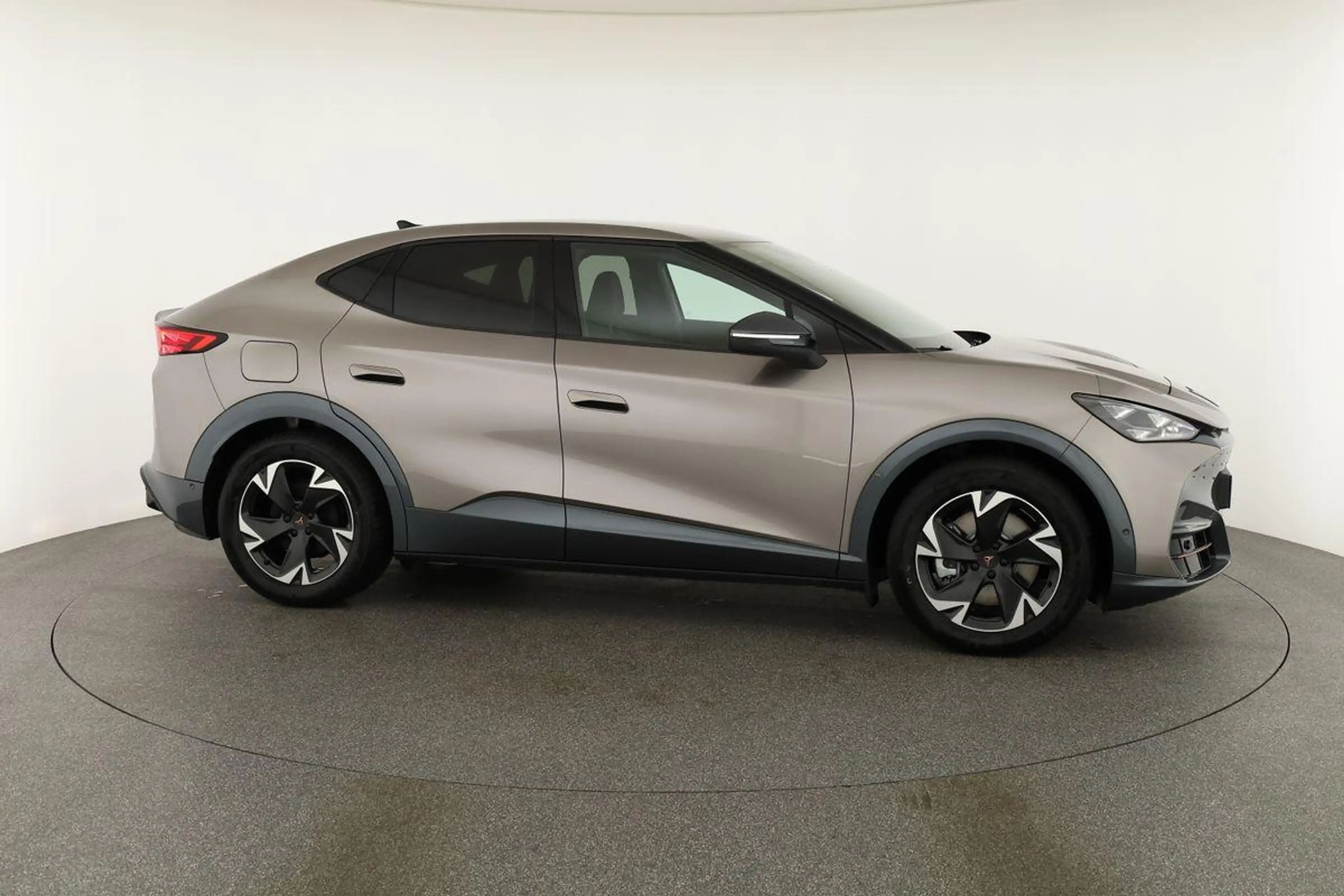CUPRA Tavascan 210 kW Endurance, Navi, Wärmepumpe, Kamera, el. Kl — photo 23