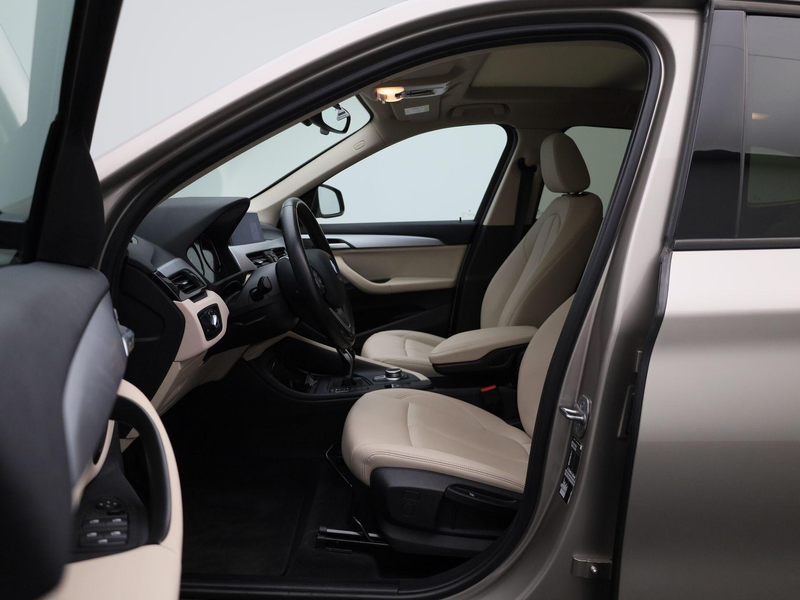 BMW X1 sDrive16dA (85 kW) LEDER + zetelverwarming | Elect — photo 9