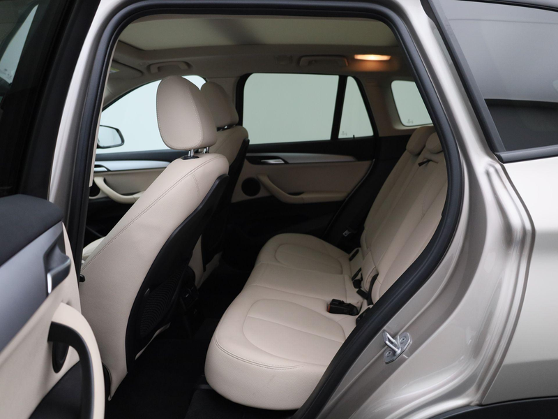 BMW X1 sDrive16dA (85 kW) LEDER + zetelverwarming | Elect — photo 10