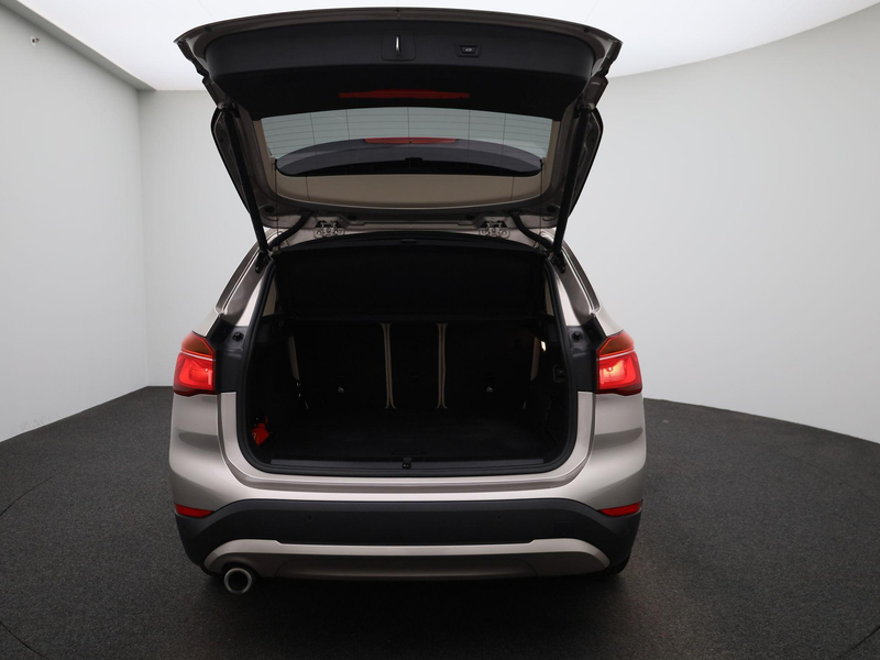 BMW X1 sDrive16dA (85 kW) LEDER + zetelverwarming | Elect — photo 11