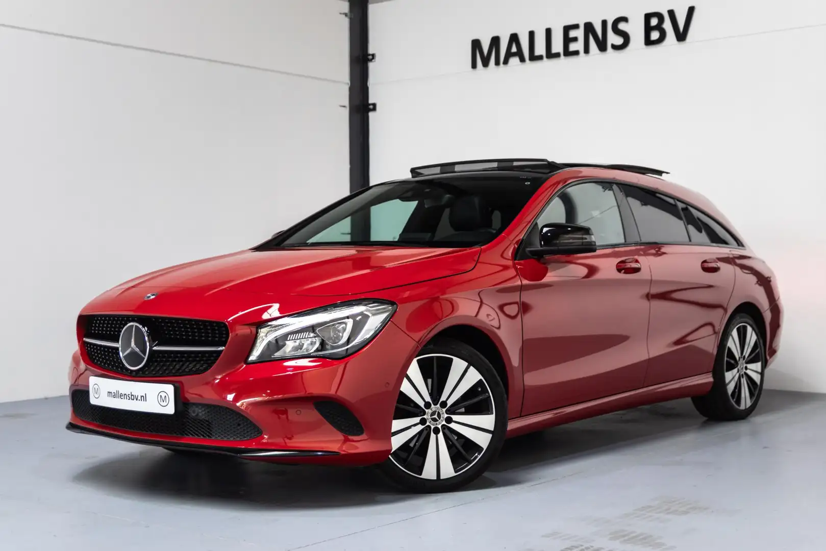 Mercedes-Benz CLA 250 Shooting Brake Sport 4MATIC 220/LEDER/PANO/CAMERA/ Rood - 1