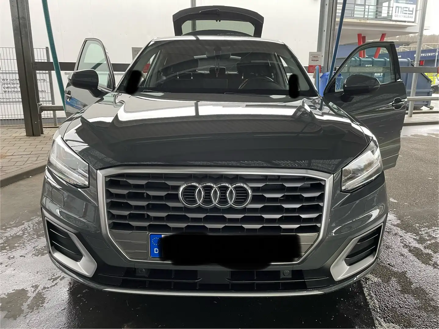 Audi Q2 1.4 TFSI cylinder on demand sport Grau - 1