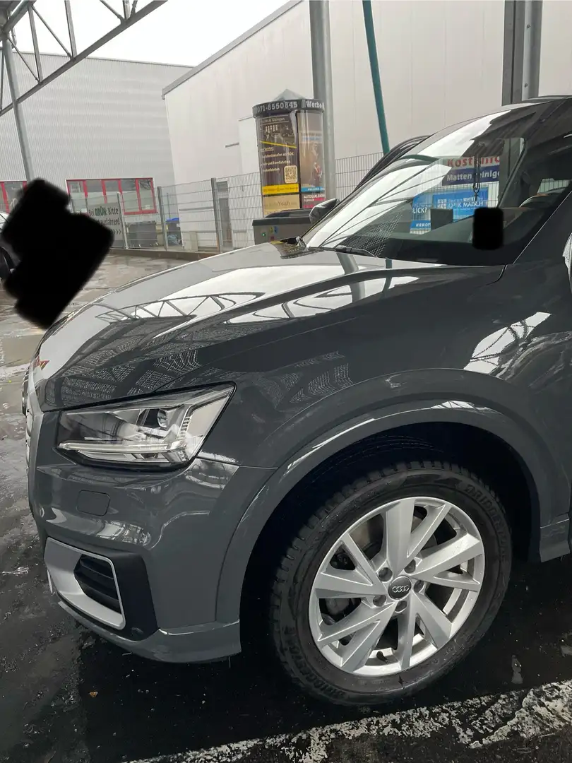 Audi Q2 1.4 TFSI cylinder on demand sport Grau - 2