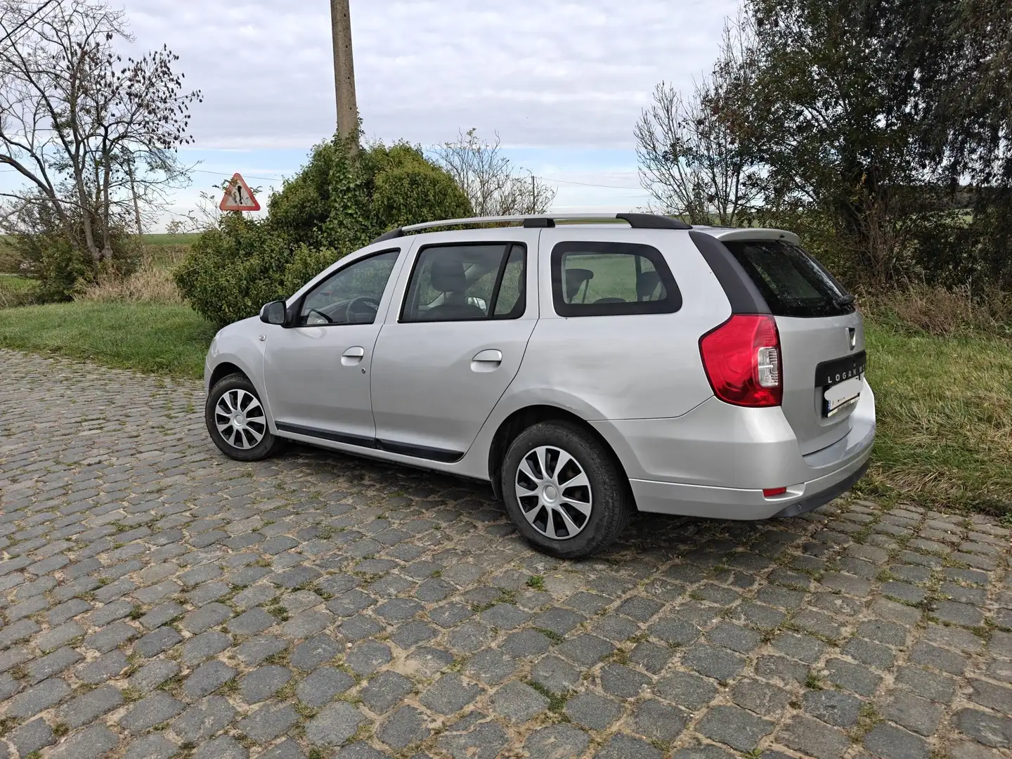 Dacia Logan Logan MCV TCe 90 Laureate Zilver - 1