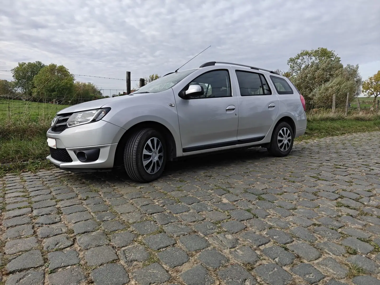 Dacia Logan Logan MCV TCe 90 Laureate Zilver - 2