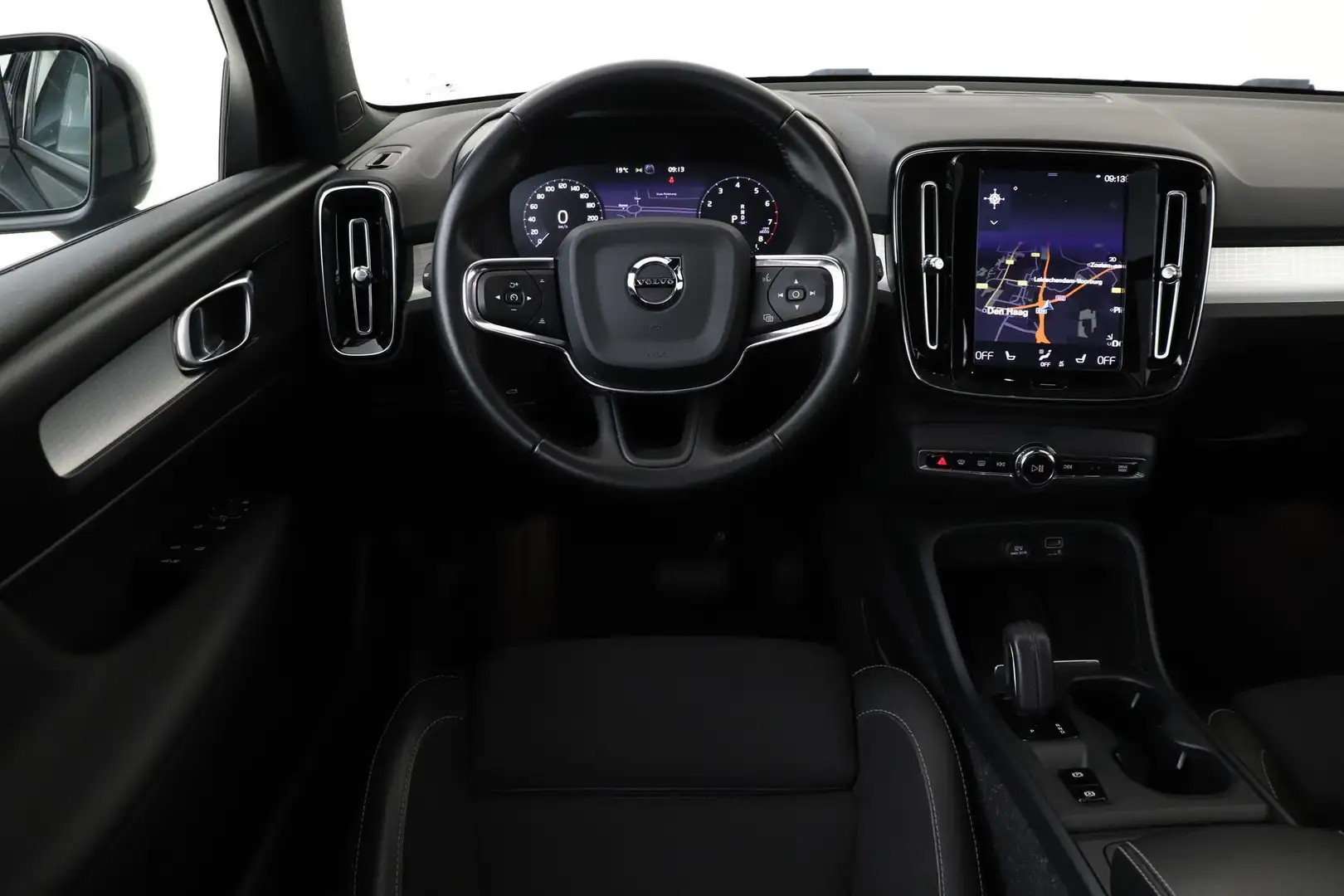 Volvo XC40 T3 AUT. MOMENTUM PRO -CAMERA|ADAP.LED|VERW.VOORRUI Noir - 2