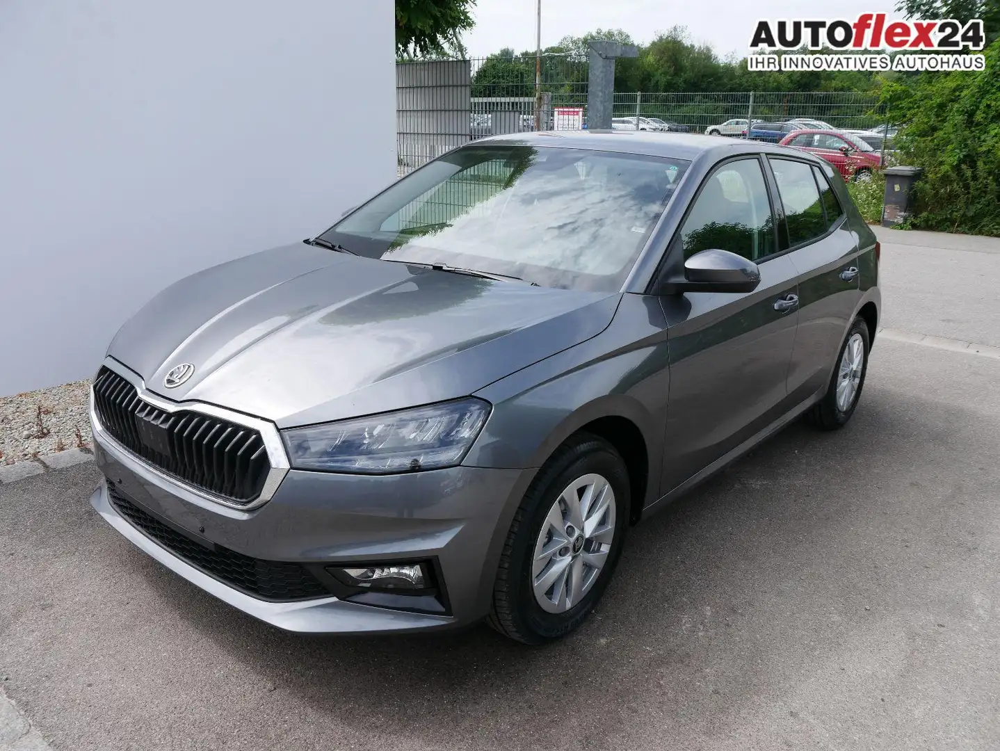 Skoda Fabia 130 Jahre 1,0 MPI*LED*PDC HI.*KAMERA*APP-CONNEC... Gris - 1
