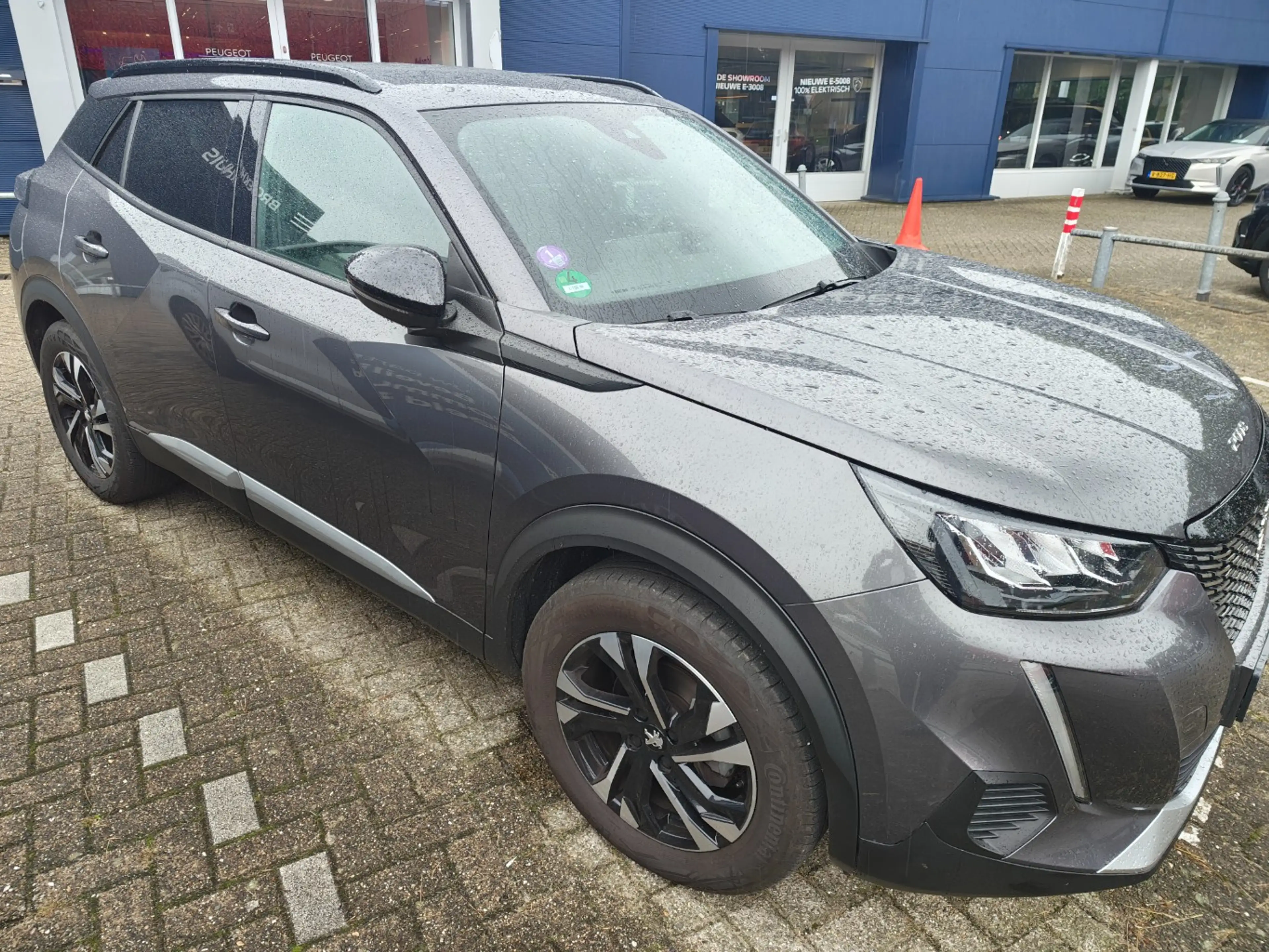 Peugeot 2008 1.2 PureTech Allure Pack | Achterbank in delen nee — photo 2