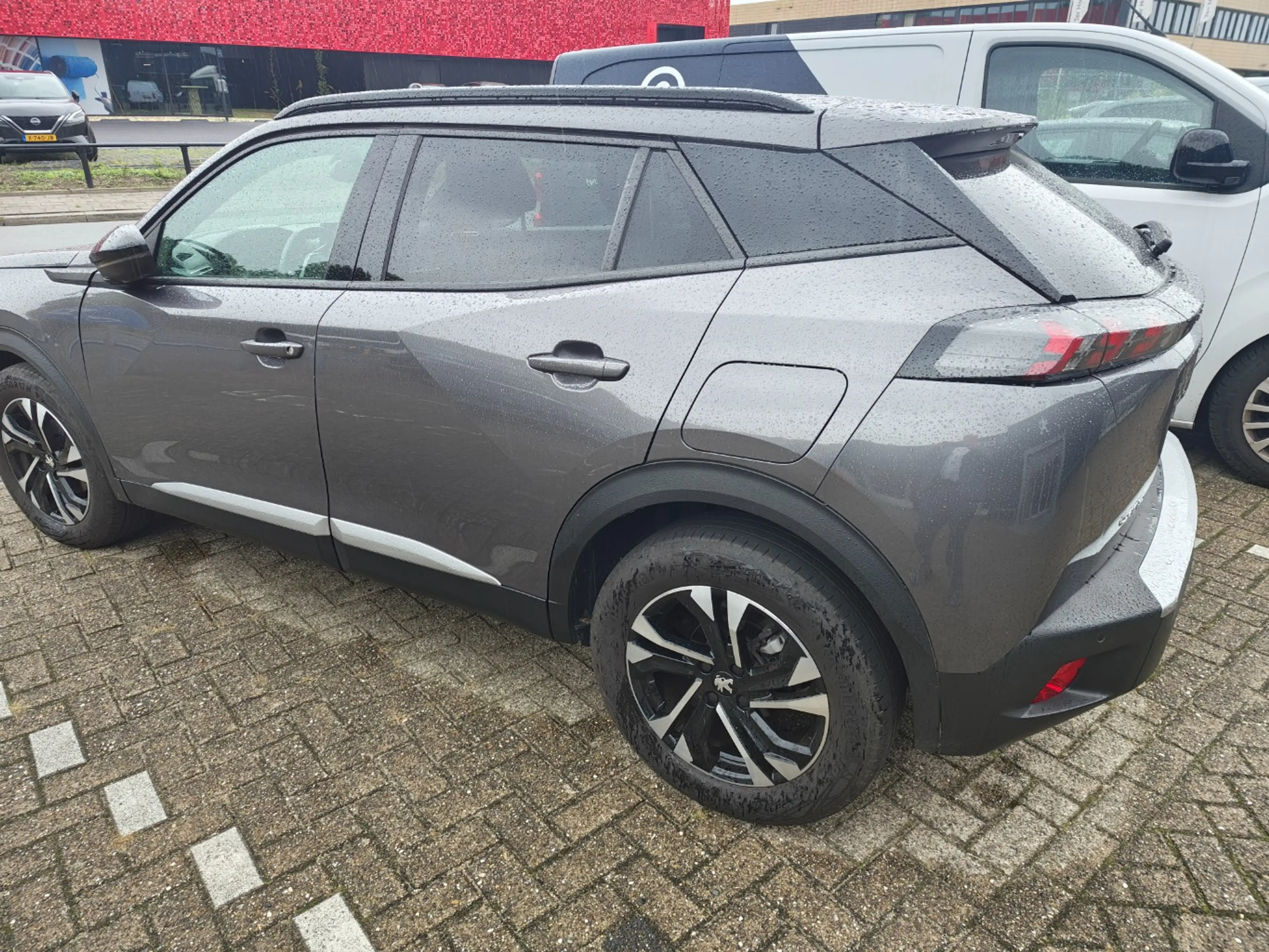 Peugeot 2008 1.2 PureTech Allure Pack | Achterbank in delen nee — photo 4