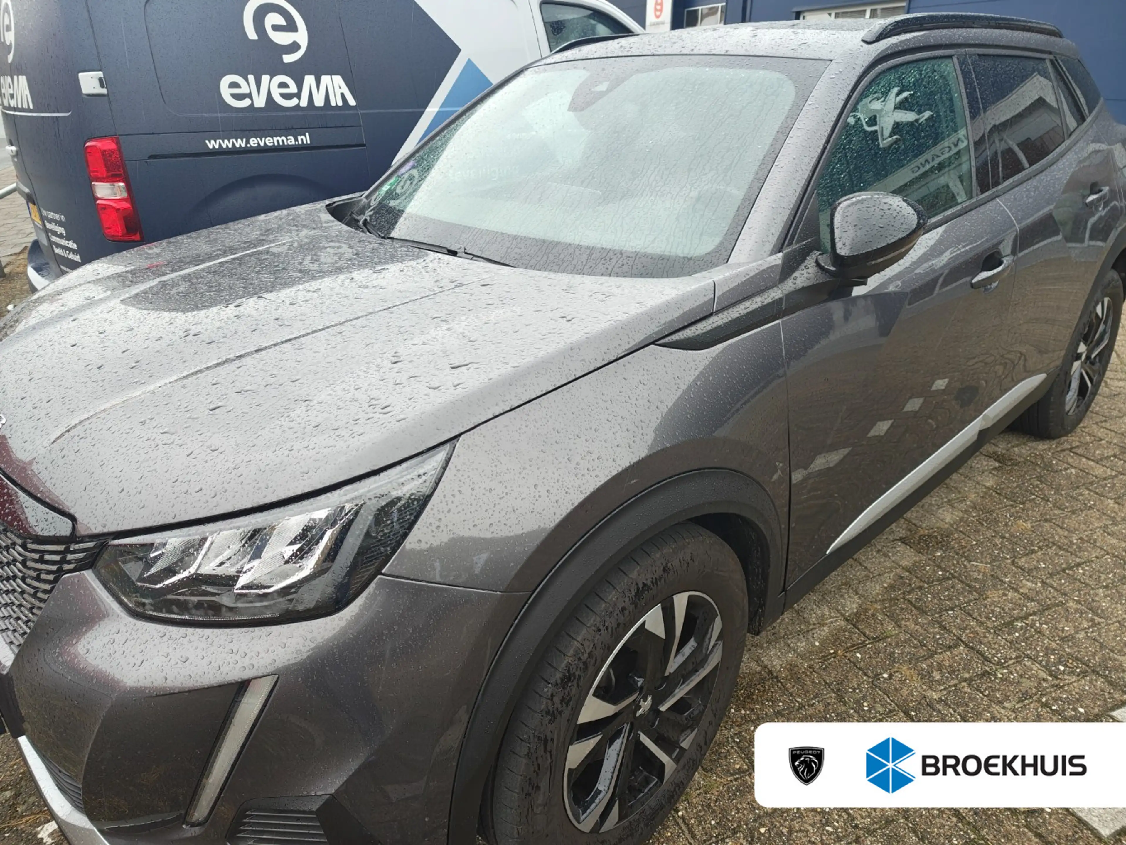 Peugeot 2008 1.2 PureTech Allure Pack | Achterbank in delen nee