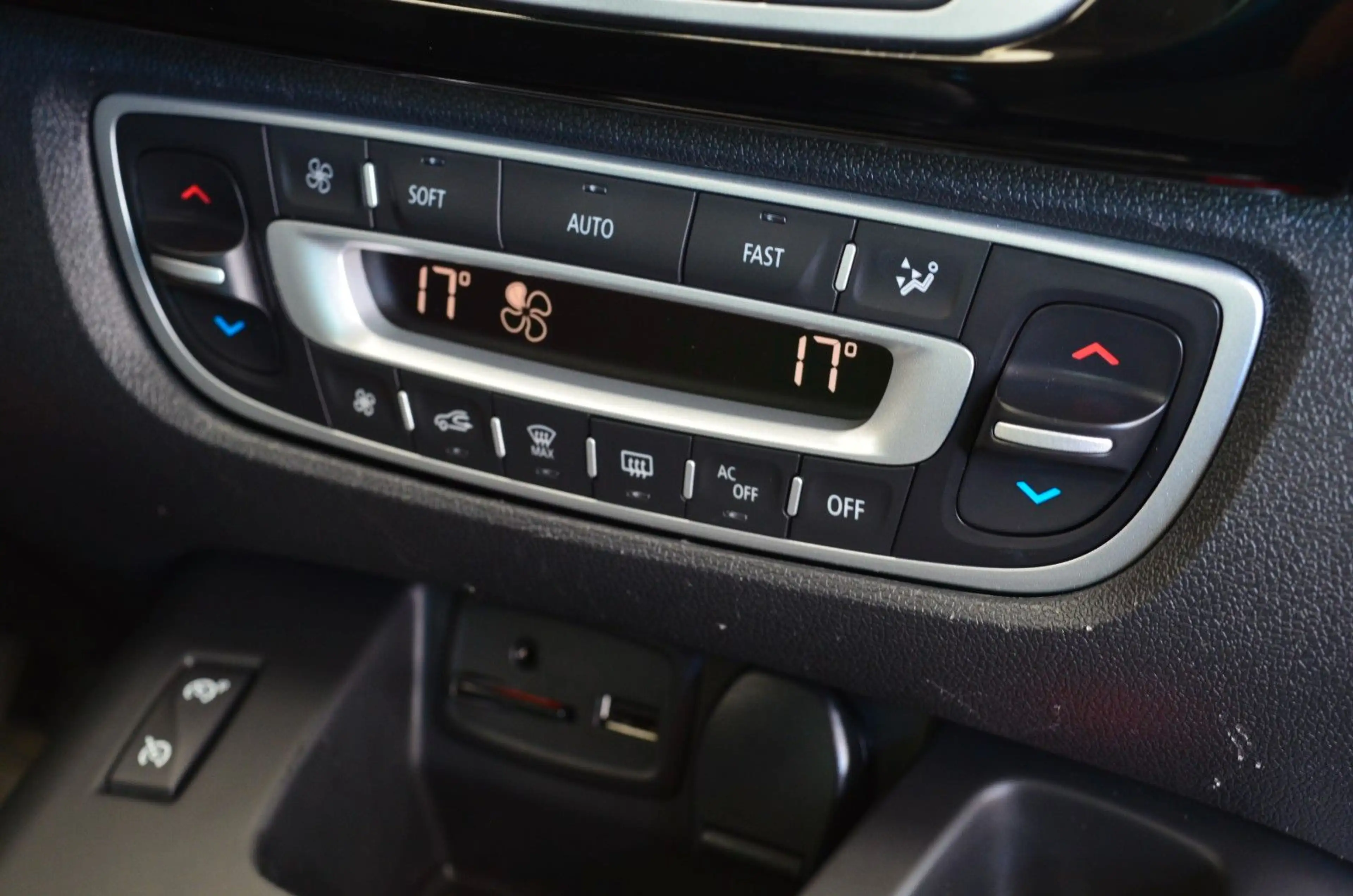 Renault Scenic III BOSE Edition |Navi|PDC+Kamera |17`Alu — photo 18