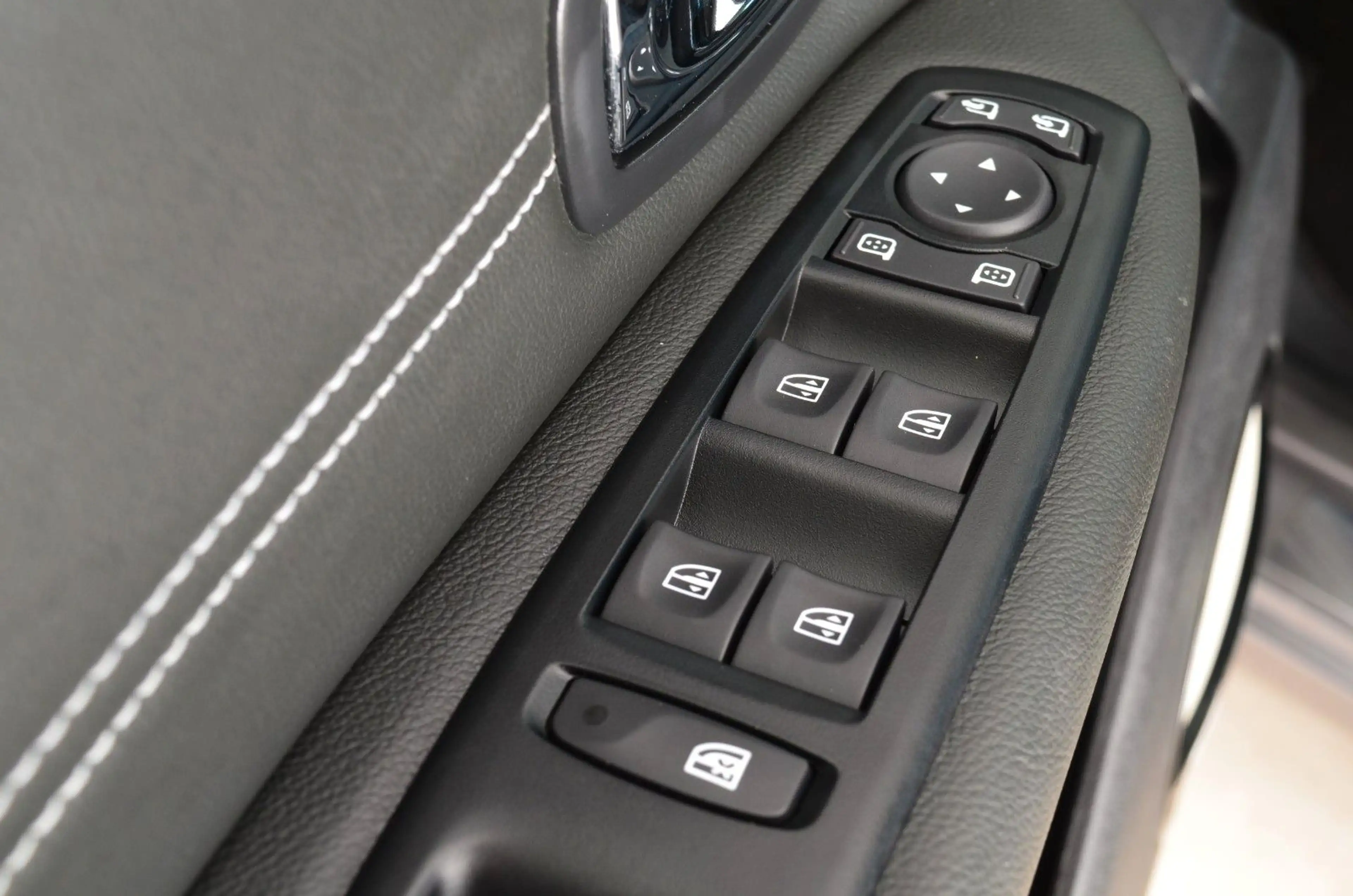 Renault Scenic III BOSE Edition |Navi|PDC+Kamera |17`Alu — photo 29