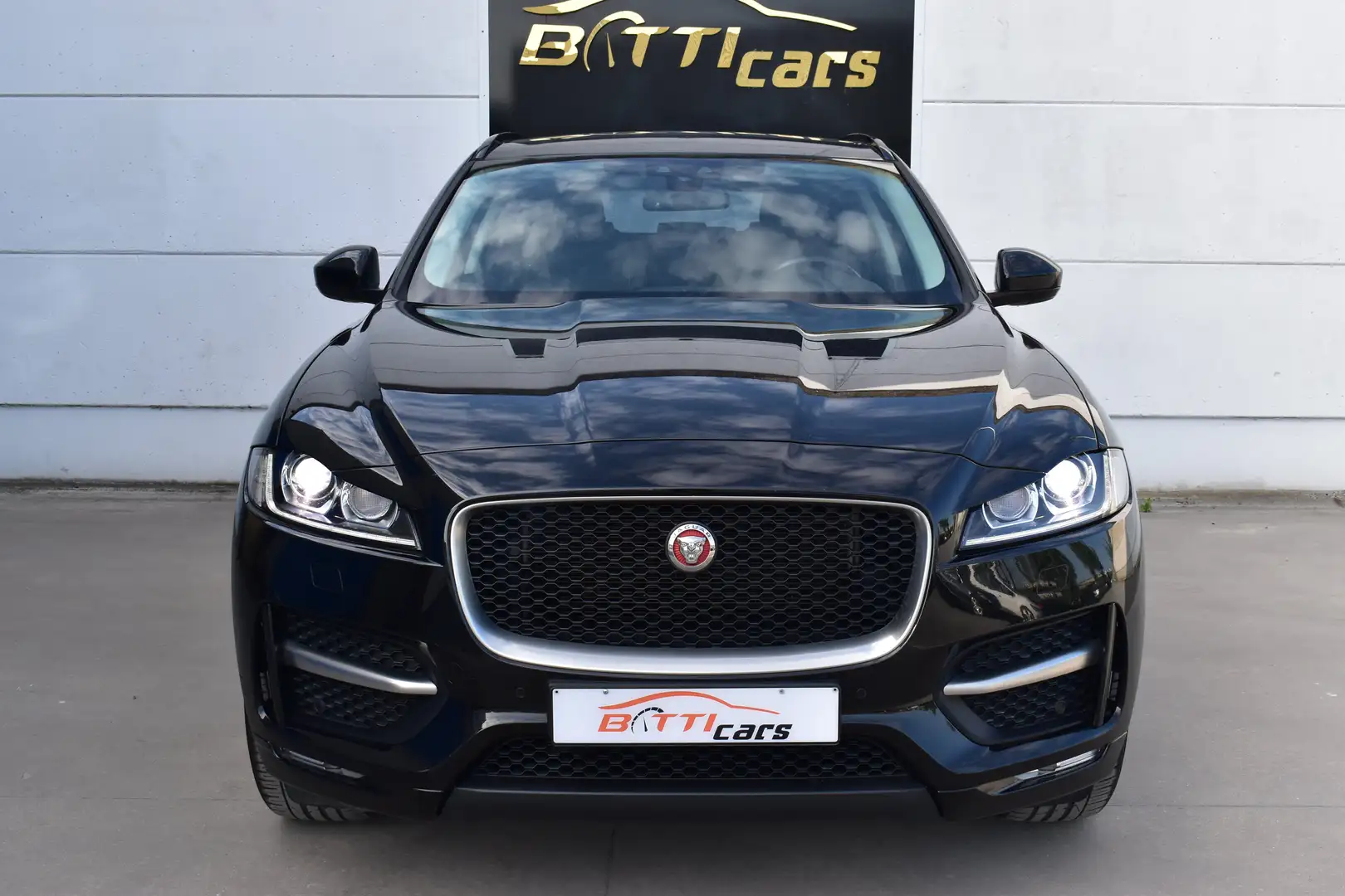 Jaguar F-Pace 2.0D AWD* R-Sport* Leder* Pano* Meridan* Camera Fekete - 2