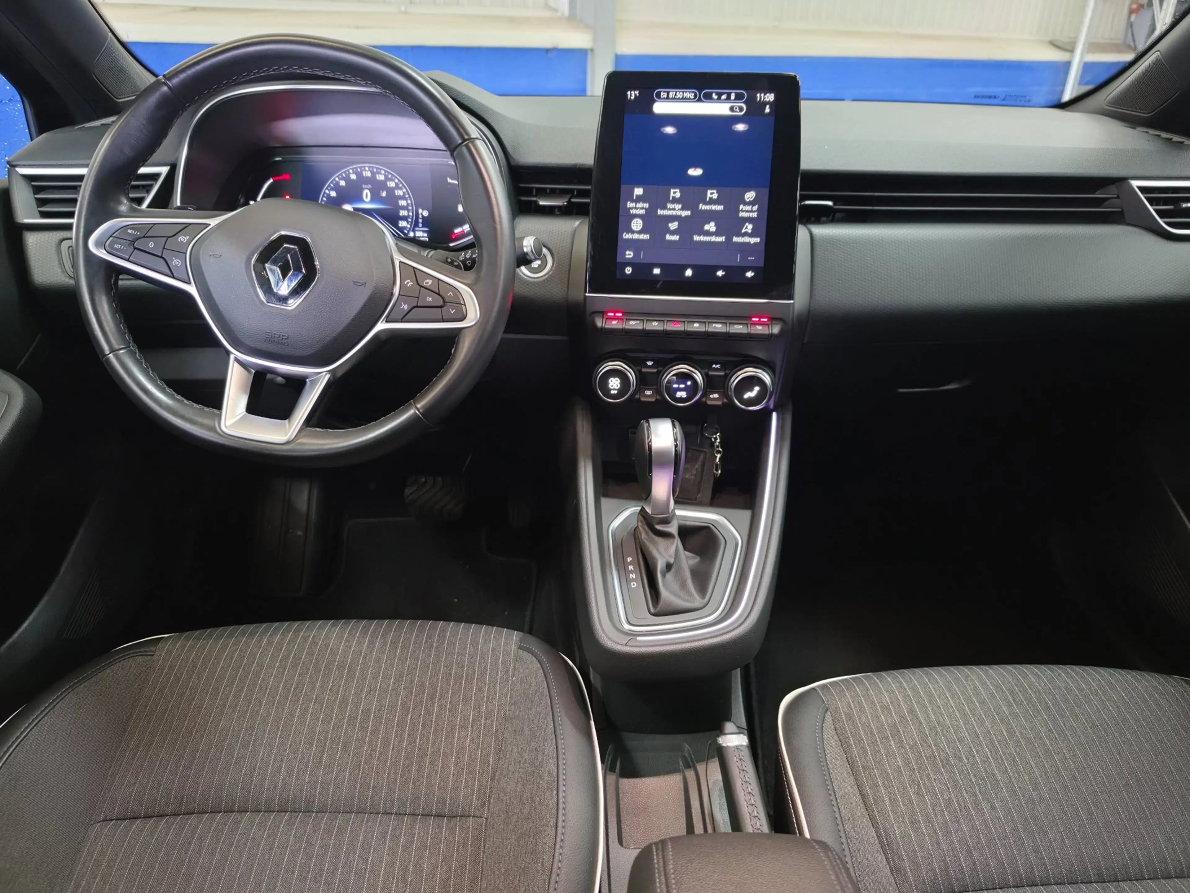 Renault Clio 1.3 TCe Intens — photo 13