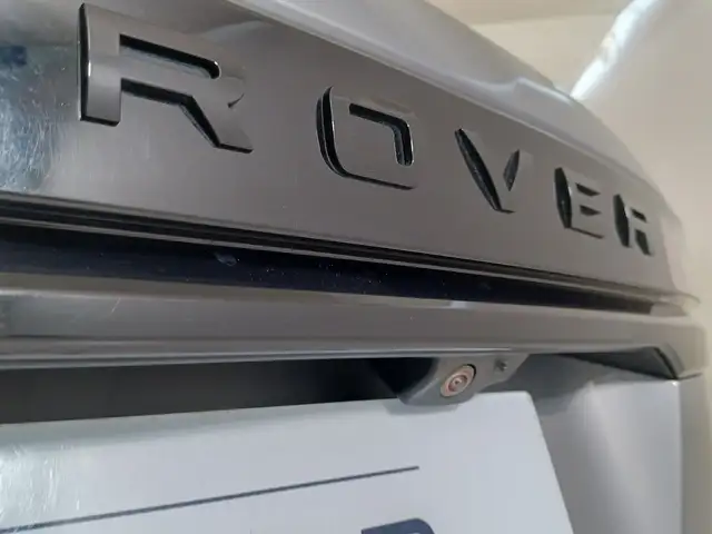Land Rover Range Rover Velar view 19