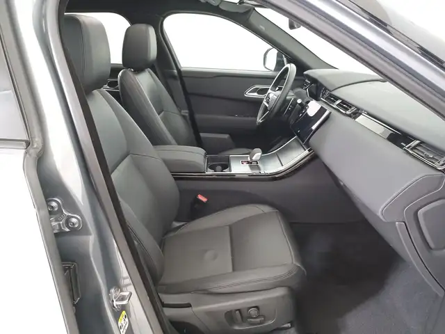 Land Rover Range Rover Velar view 3
