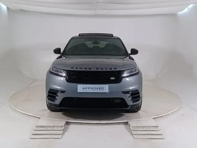Land Rover Range Rover Velar view 8