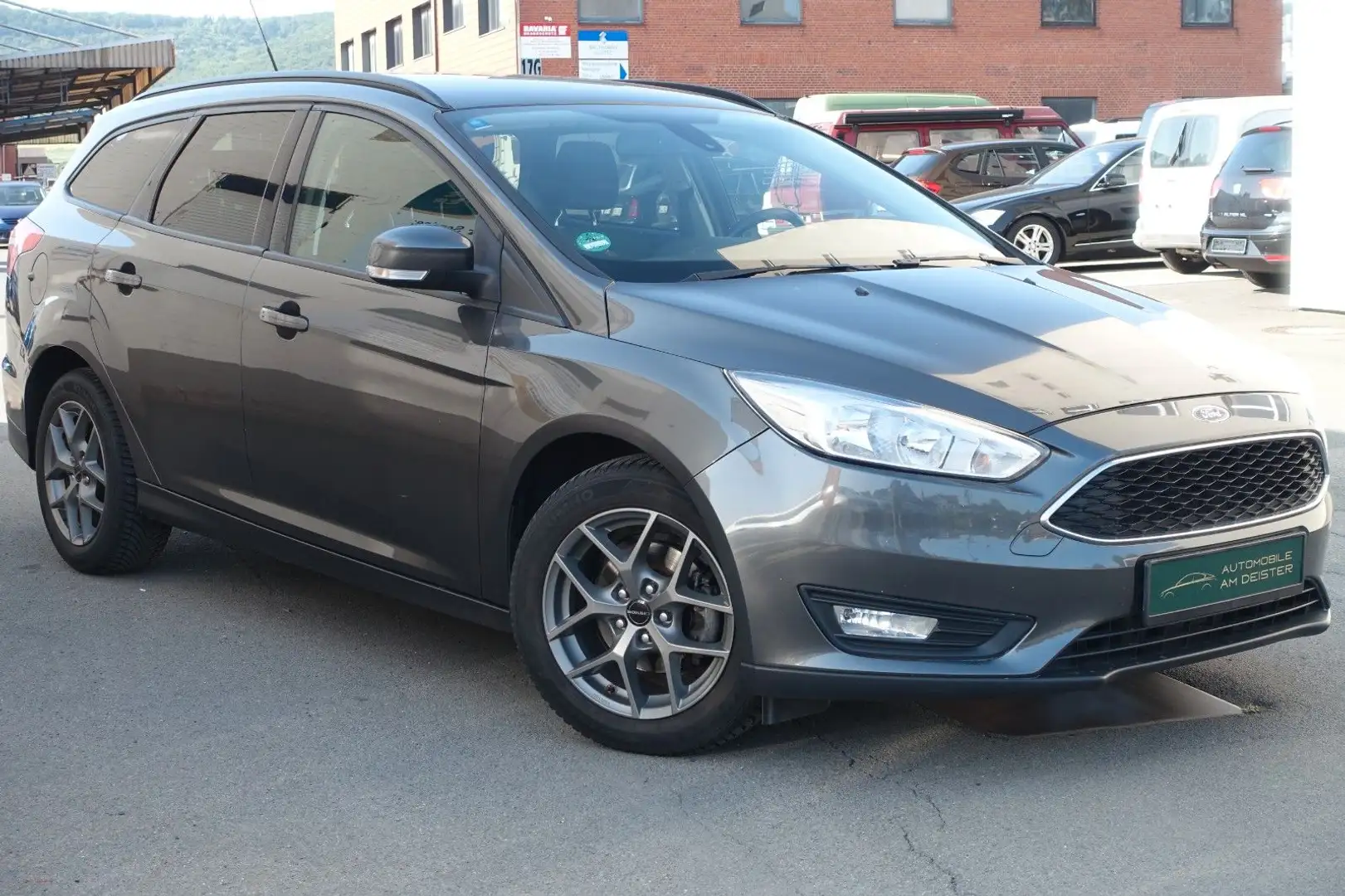 Ford Focus Turnier Business//TÜV+SER. NEU//LED//NAVI/ Gris - 1