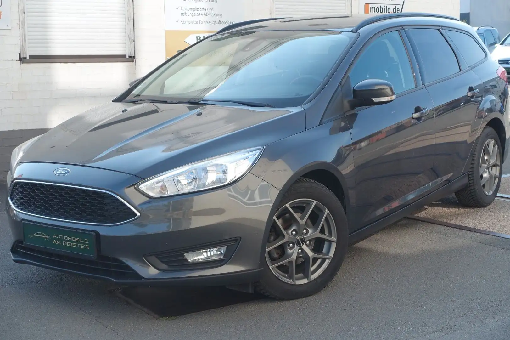 Ford Focus Turnier Business//TÜV+SER. NEU//LED//NAVI/ Gris - 2