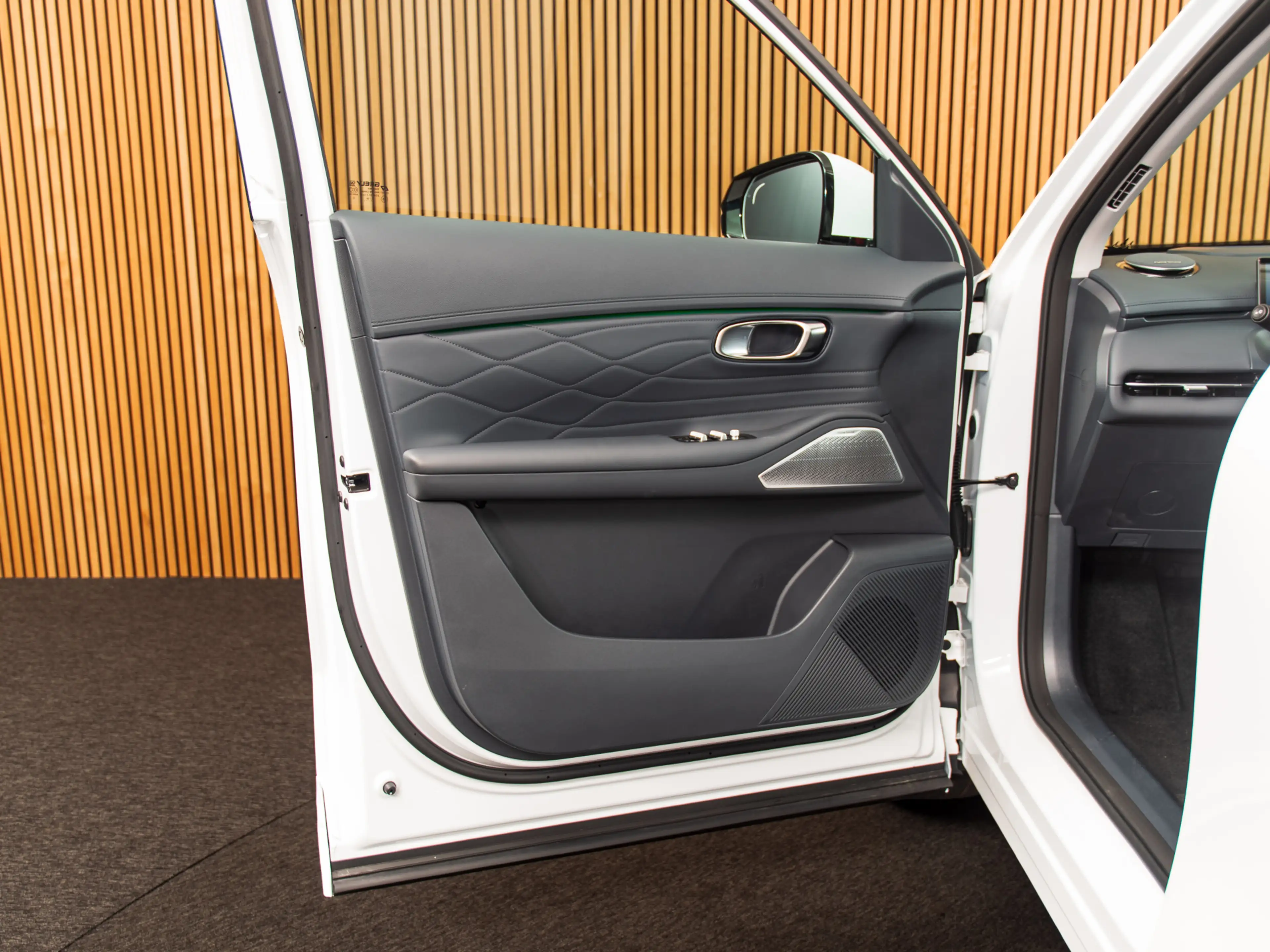 Geely Starray EM-i 1.5 Max+ PANO I 19 INCH I HUD | MEMORY | MASSAGE — photo 16