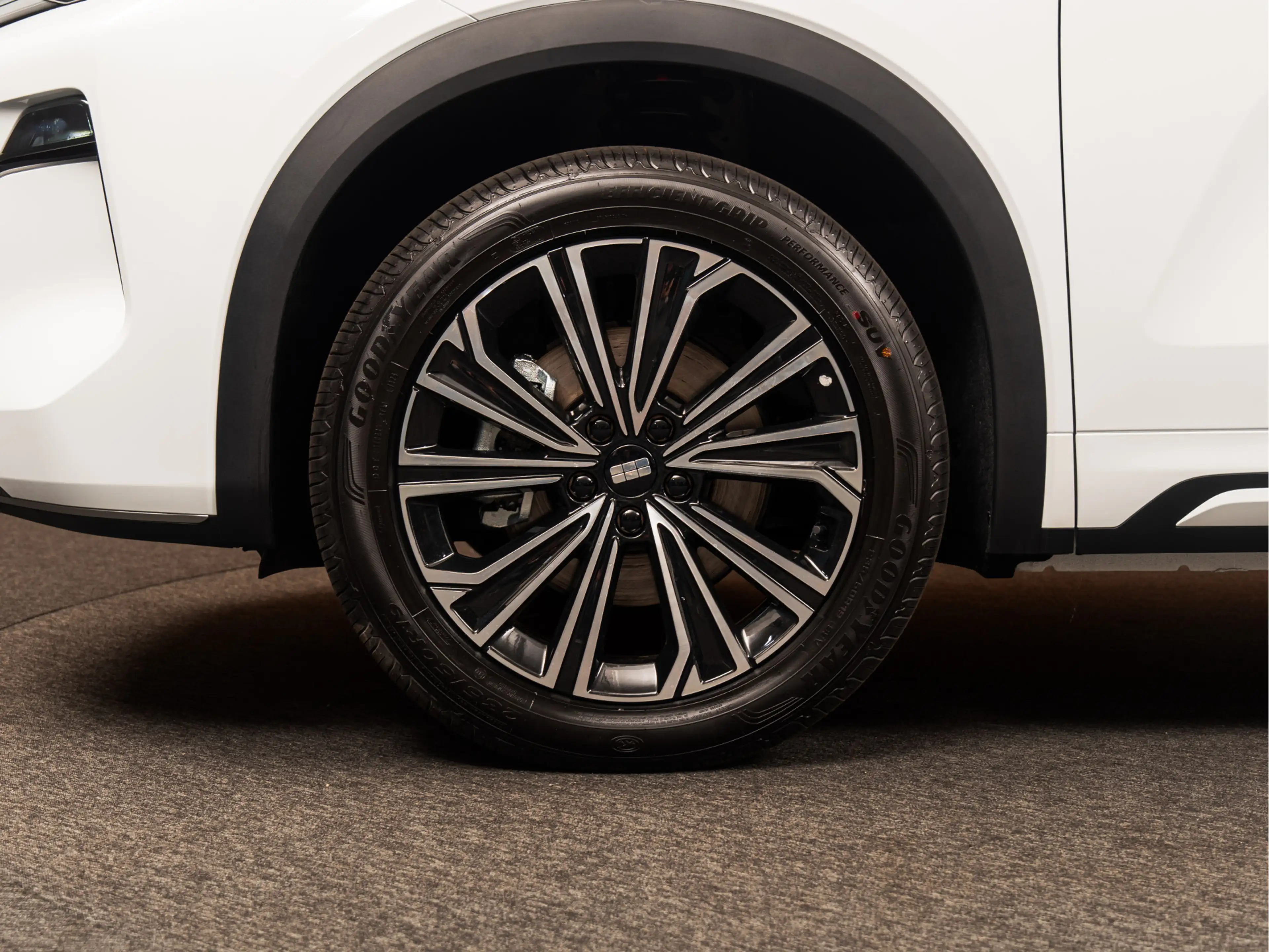 Geely Starray EM-i 1.5 Max+ PANO I 19 INCH I HUD | MEMORY | MASSAGE — photo 9