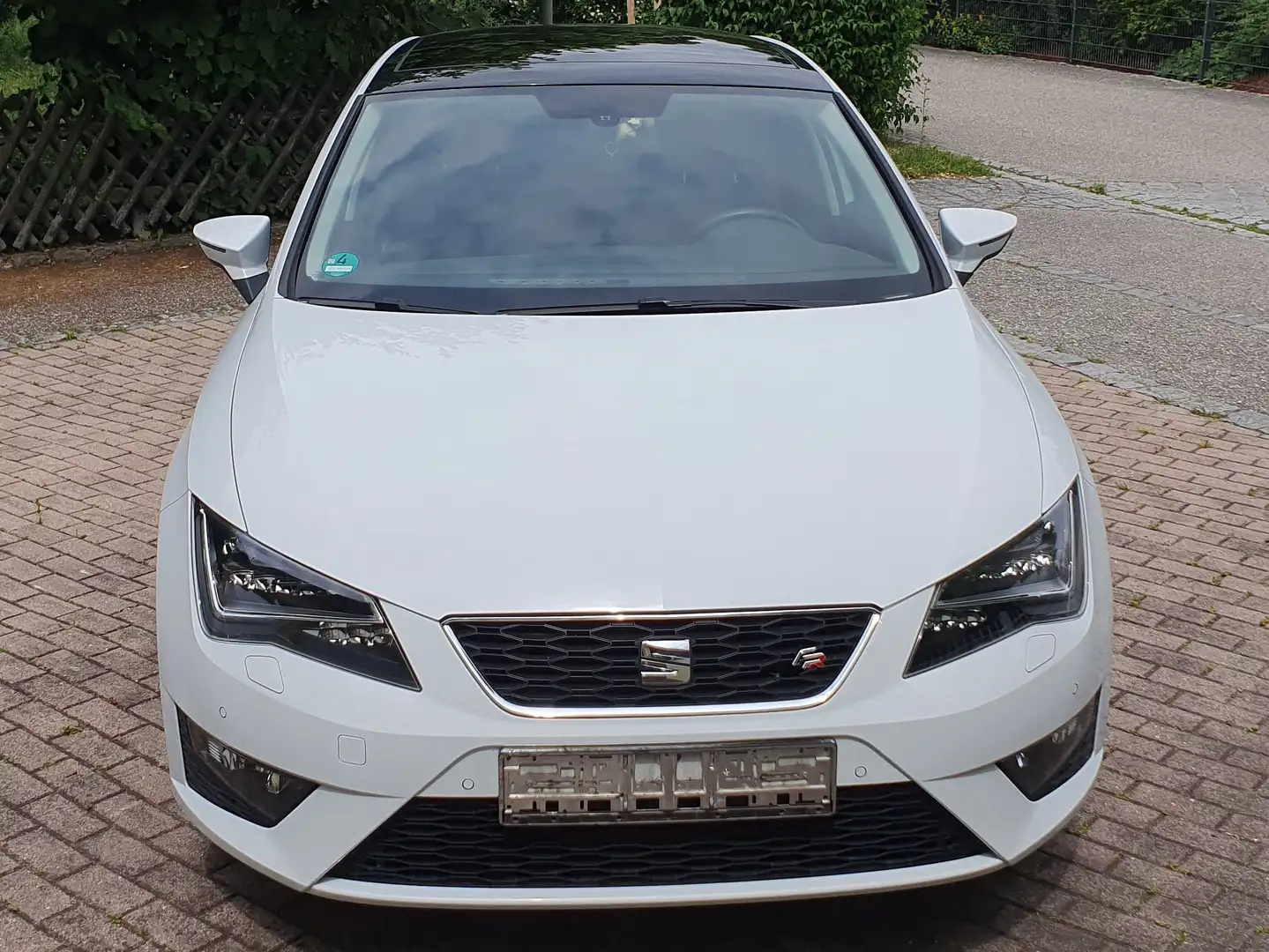SEAT Leon 1.4 TSI Start & Stop FR Bílá - 1