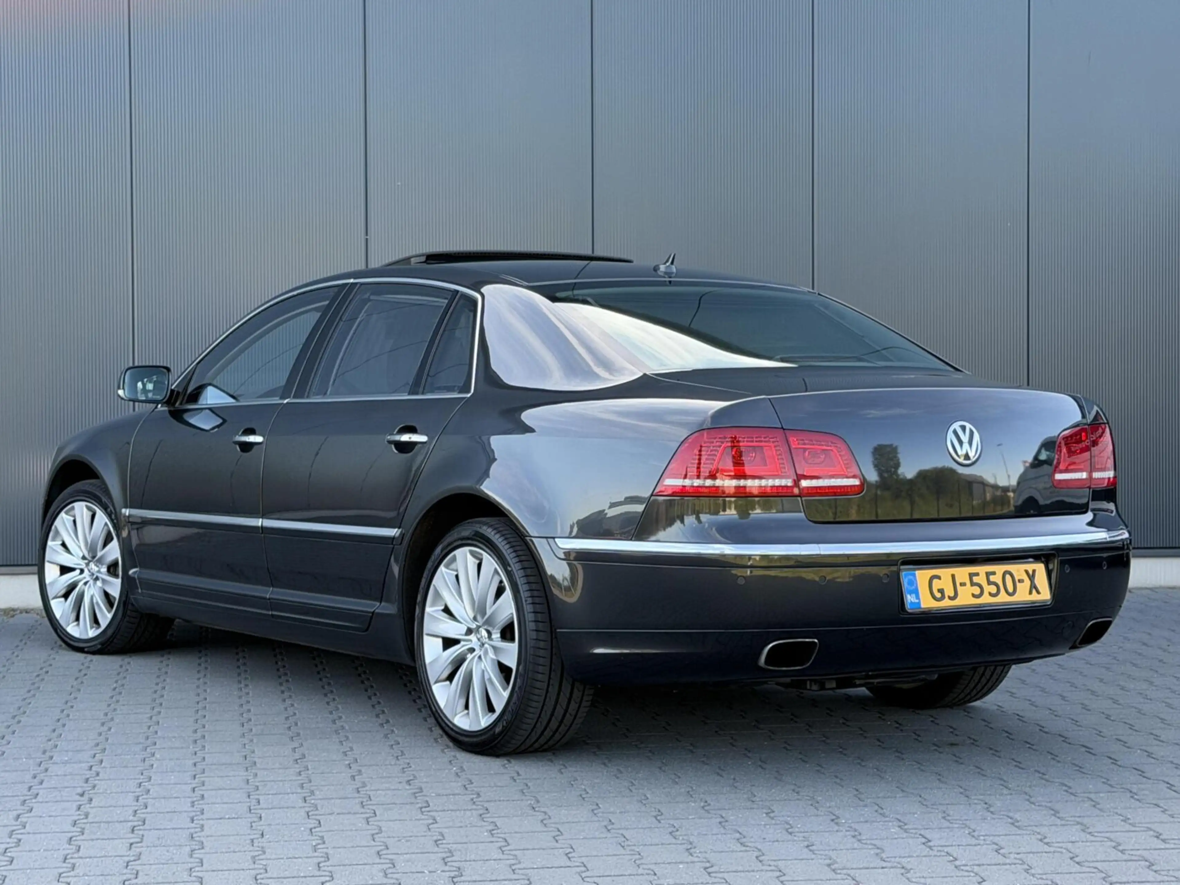 Volkswagen Phaeton 4.2 V8 4Motion Dynaudio - Schuifdak - ACC - Leder — photo 3