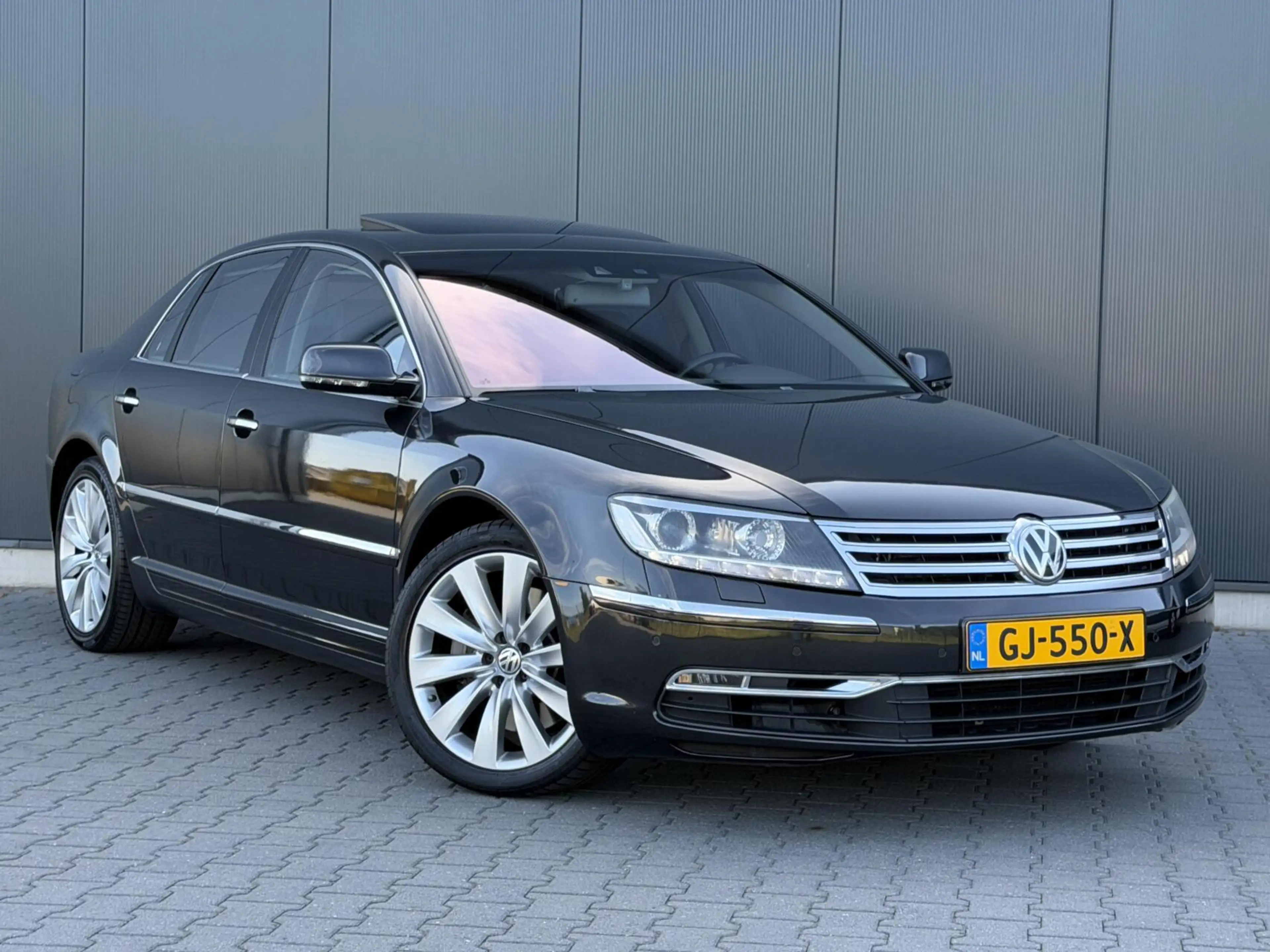Volkswagen Phaeton 4.2 V8 4Motion Dynaudio - Schuifdak - ACC - Leder — photo 2