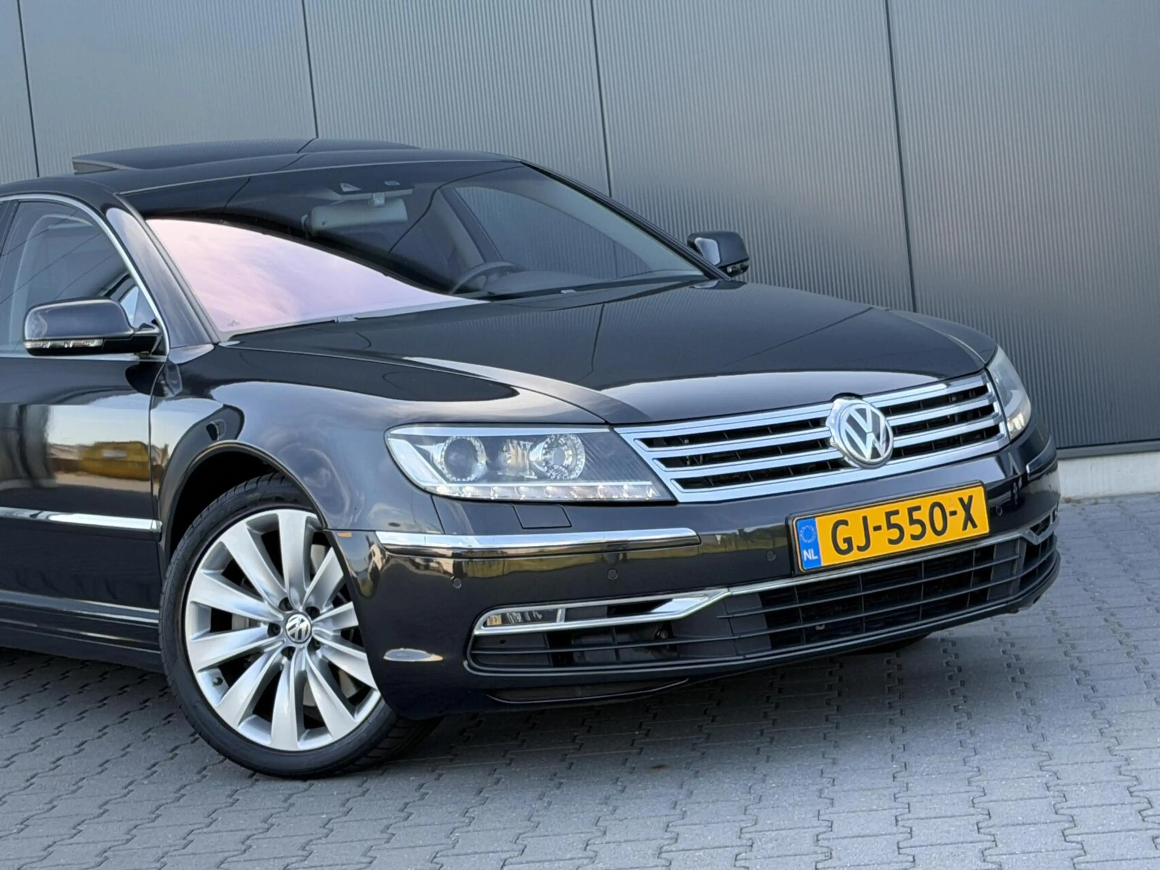 Volkswagen Phaeton 4.2 V8 4Motion Dynaudio - Schuifdak - ACC - Leder — photo 12