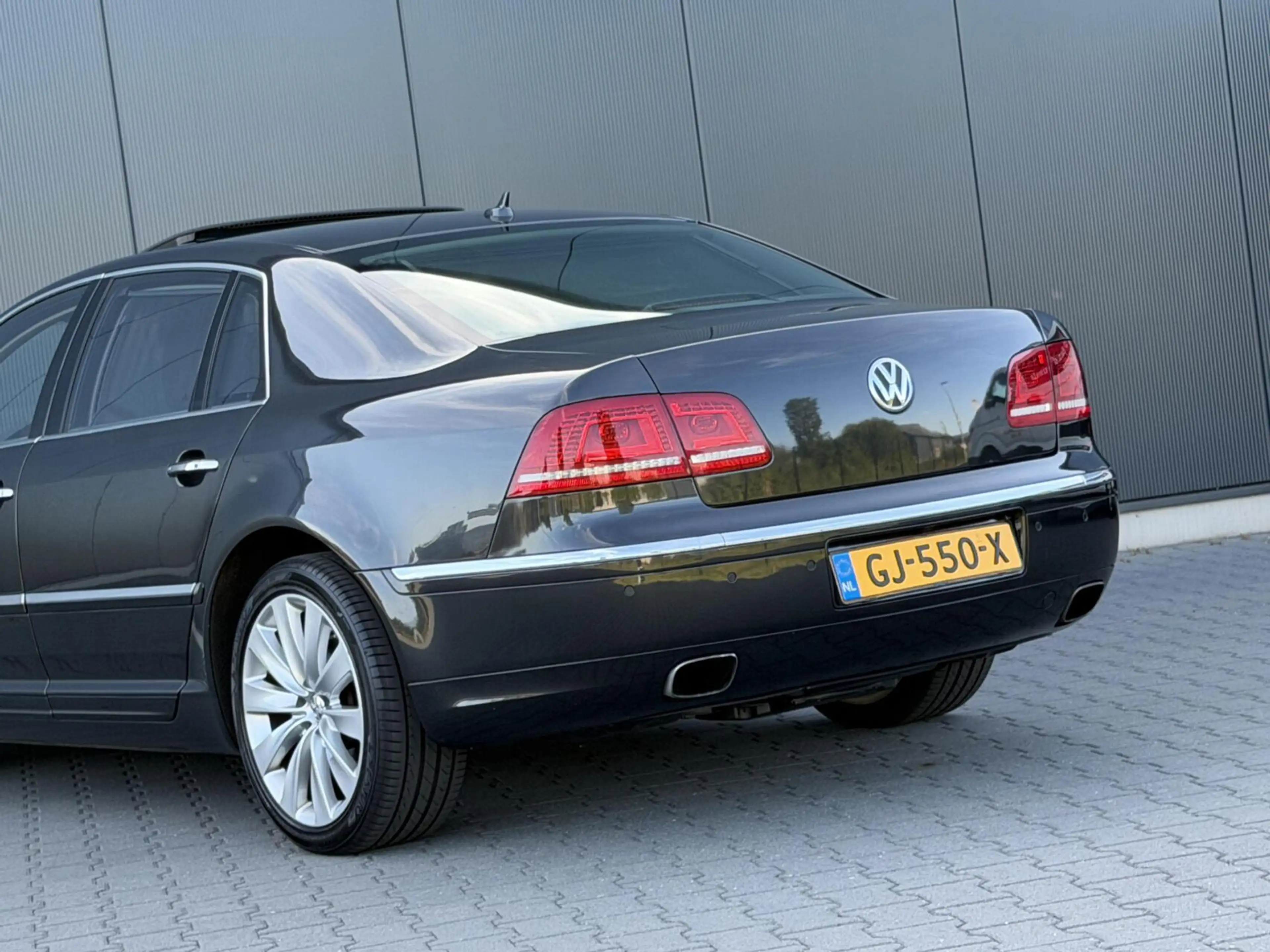 Volkswagen Phaeton 4.2 V8 4Motion Dynaudio - Schuifdak - ACC - Leder — photo 13